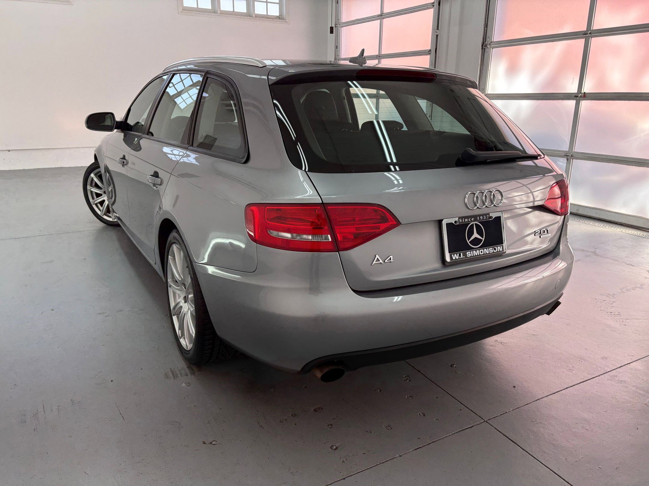 2010 Audi A4 2.0T Premium photo 3