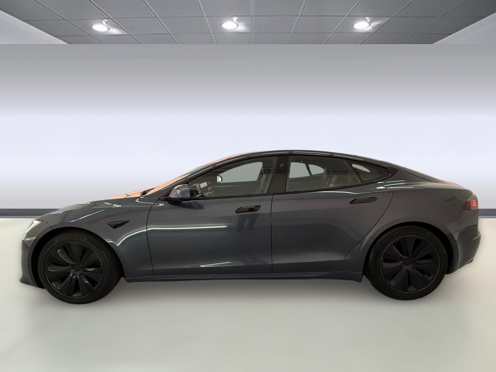 2022 Tesla Model S photo 2