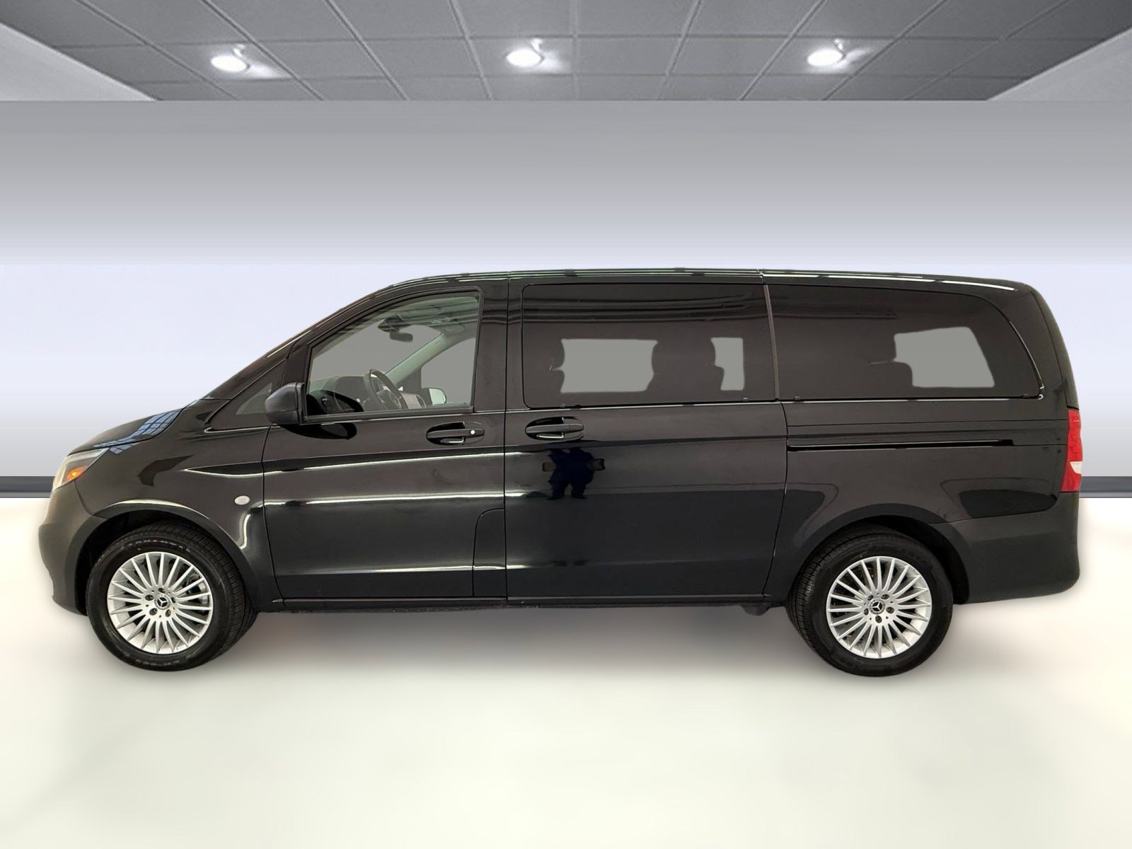 2023 Mercedes Benz Metris Van photo 2