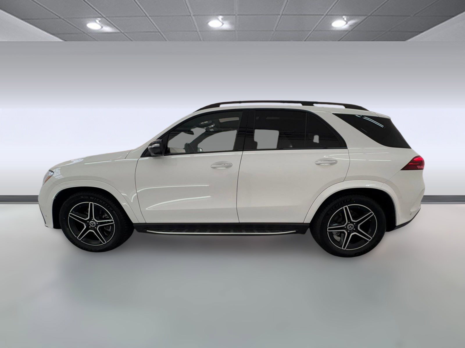 2025 Mercedes Benz GLE 350 4MATIC photo 2