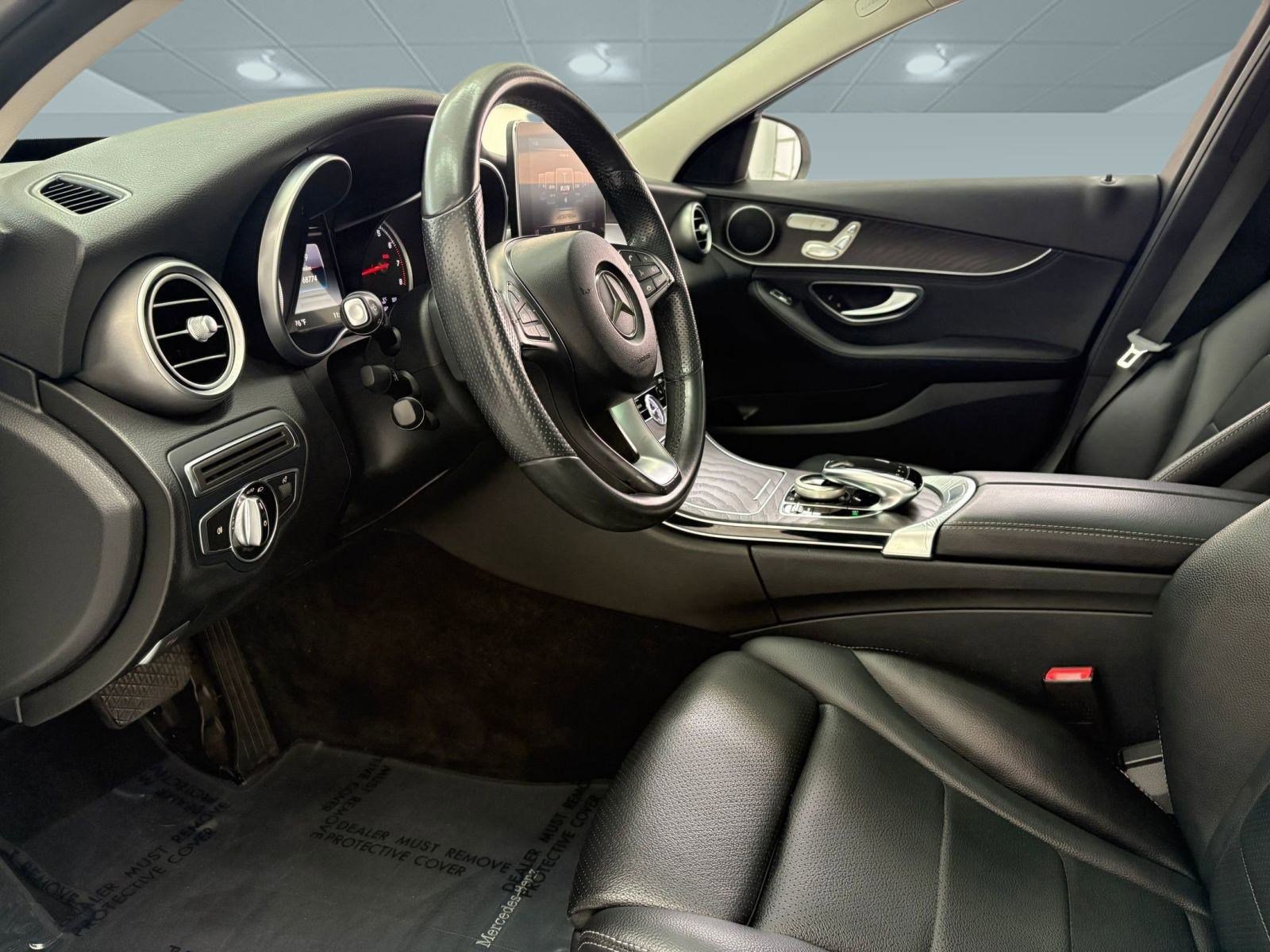 2016 Mercedes Benz C 300 Sedan photo 4