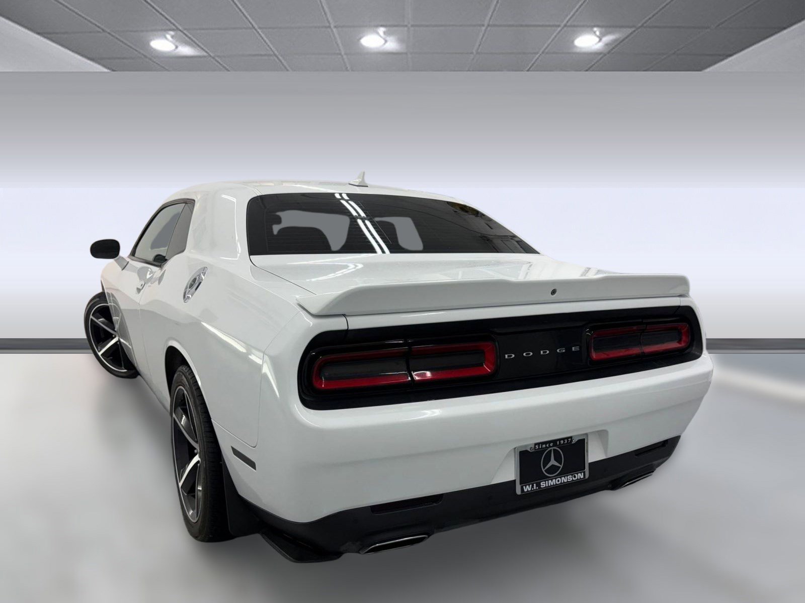 2018 Dodge Challenger SXT Plus photo 3