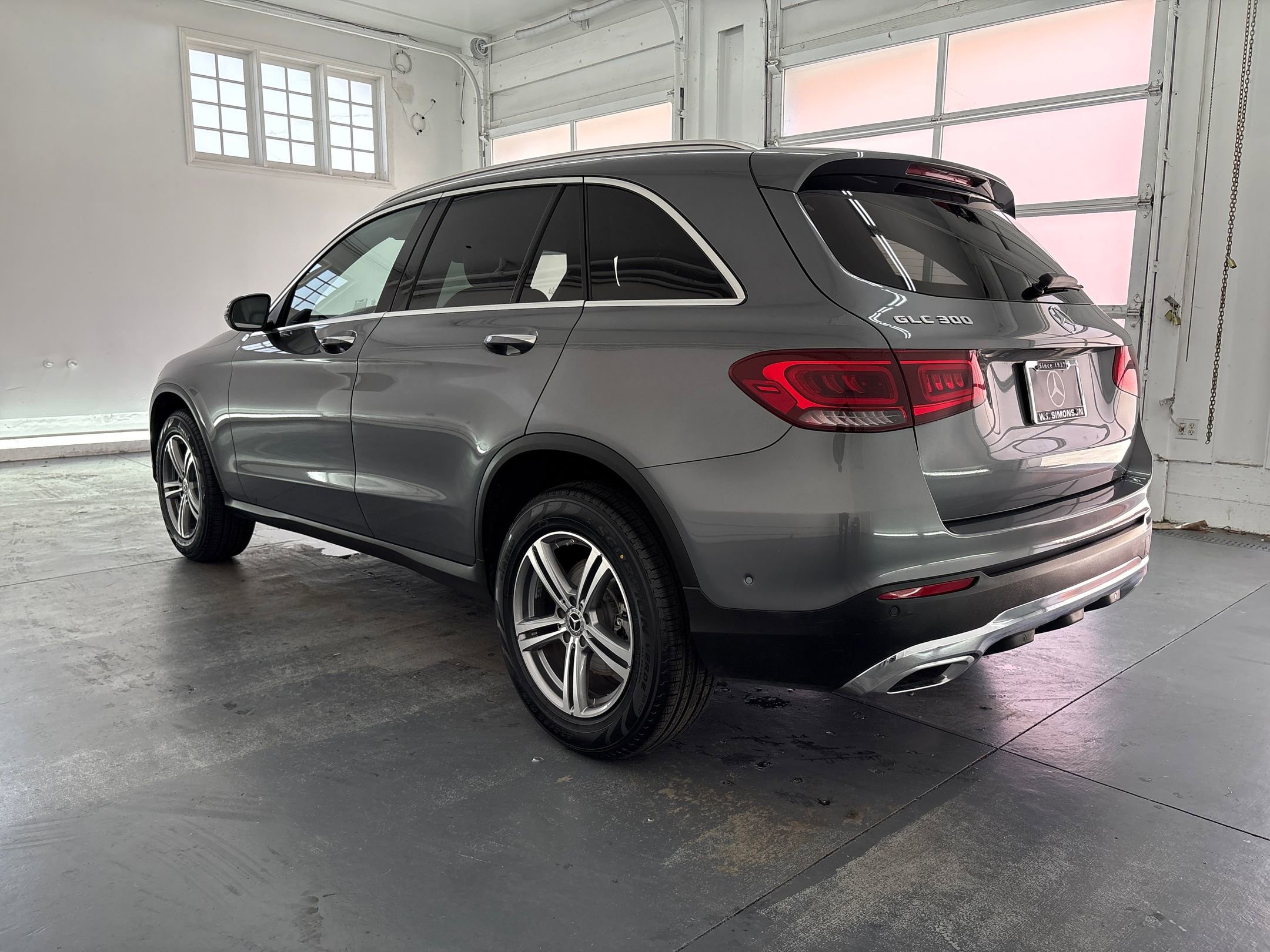 2022 Mercedes Benz GLC 300 photo 2