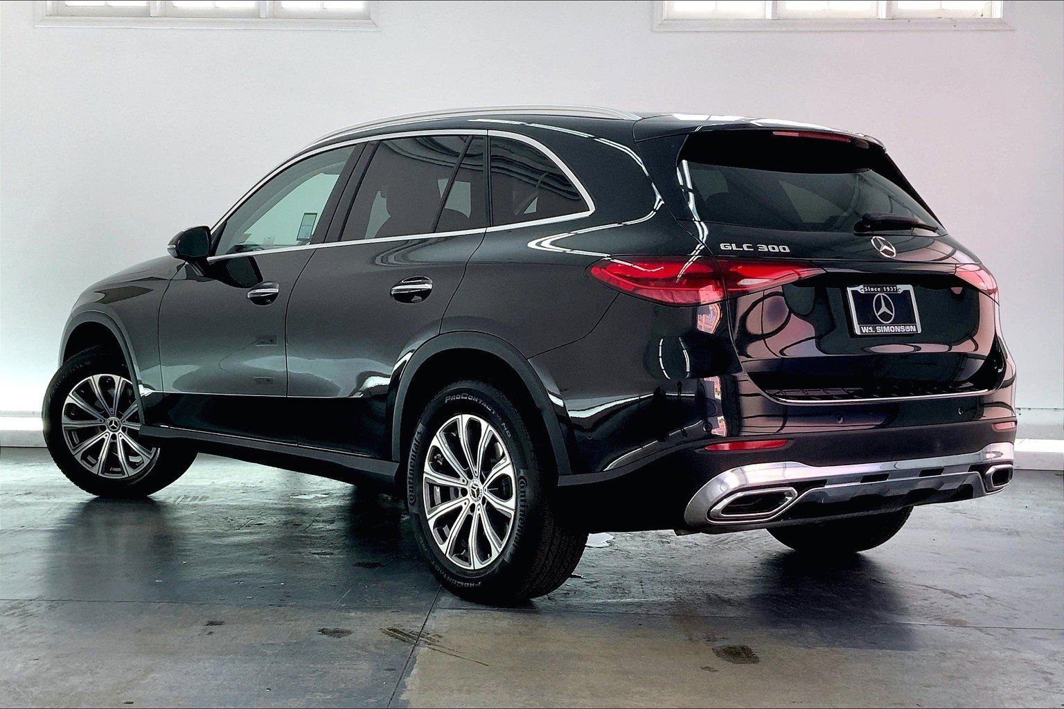 2024 Mercedes Benz GLC 300 photo 2