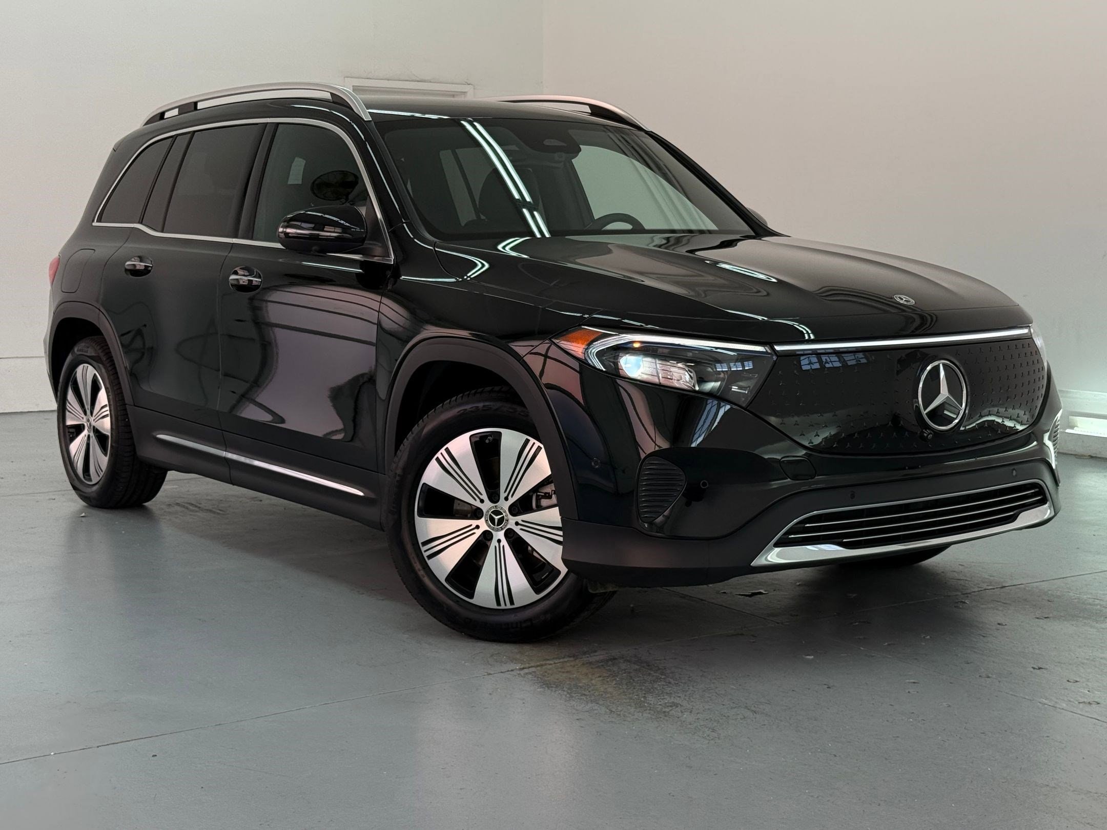 2025 Mercedes-Benz EQB 250+ EQB 250+ photo 5