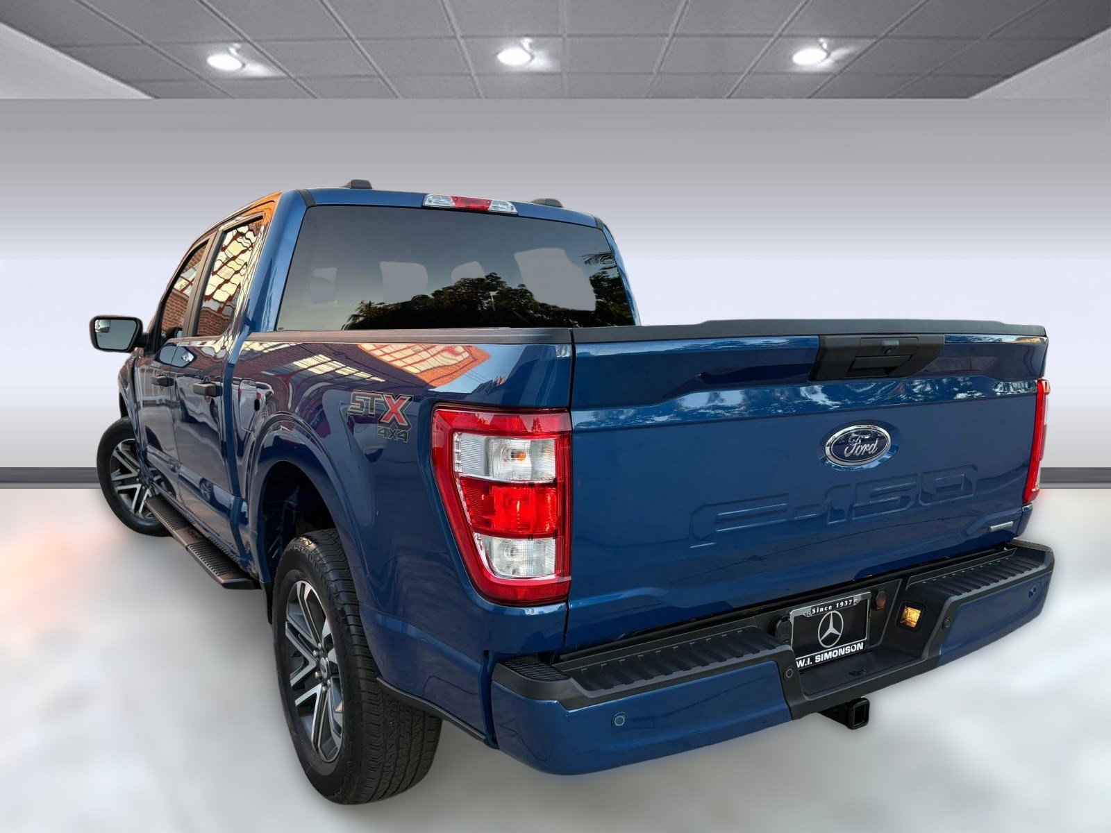 2022 Ford F-150 XL photo 2