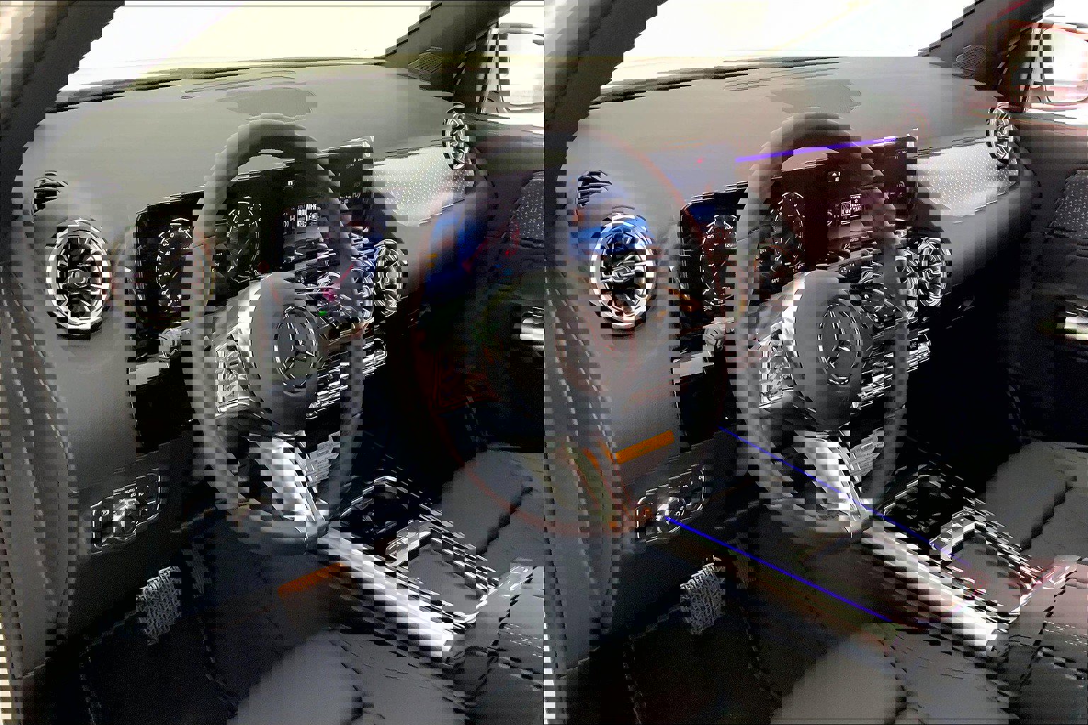 2025 Mercedes Benz GLA 250 photo 4