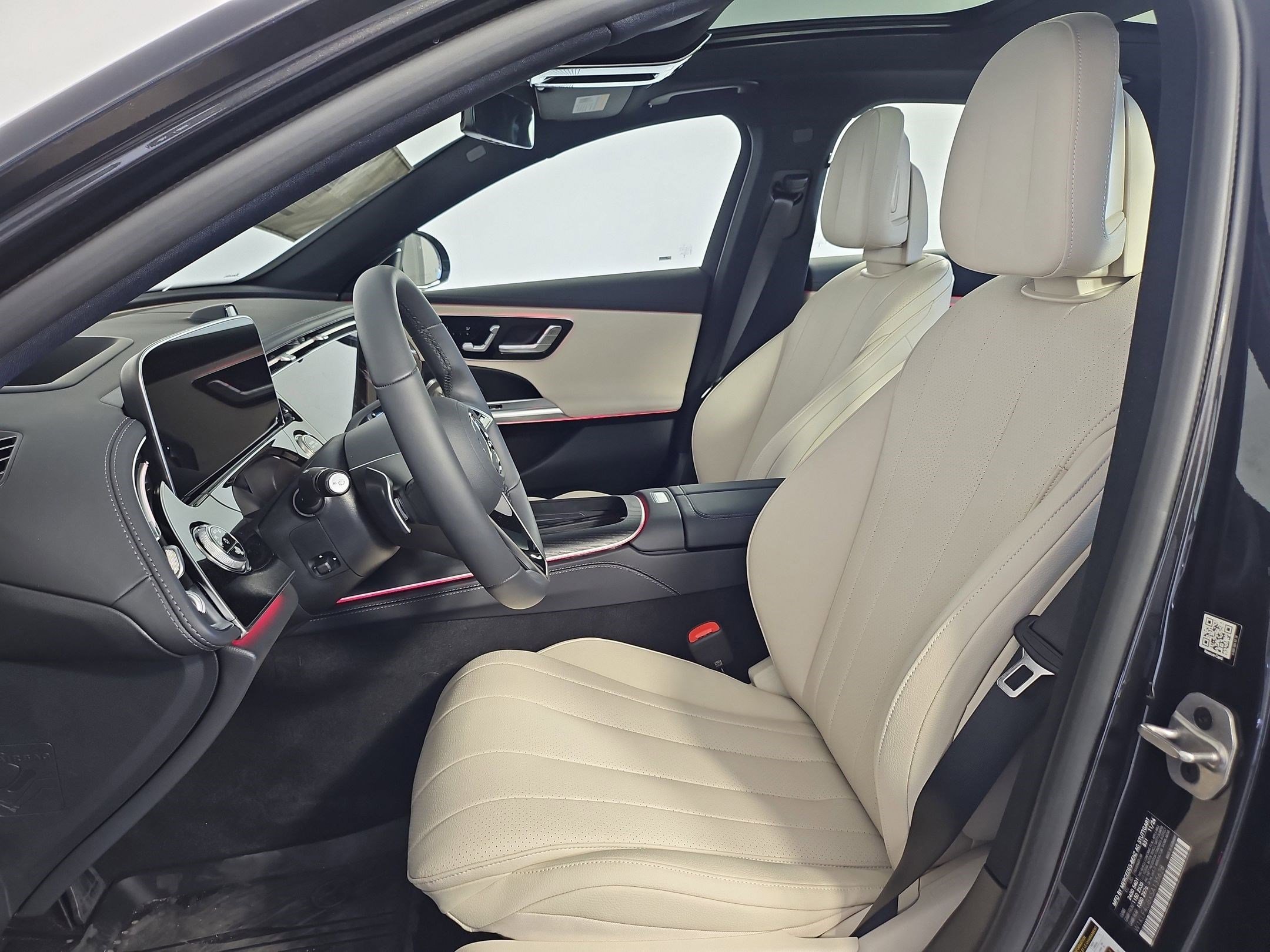 2025 Mercedes Benz E 350 Sedan photo 4