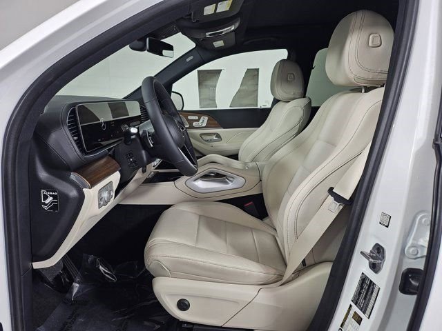 2025 Mercedes Benz GLS 450 4MATIC photo 4