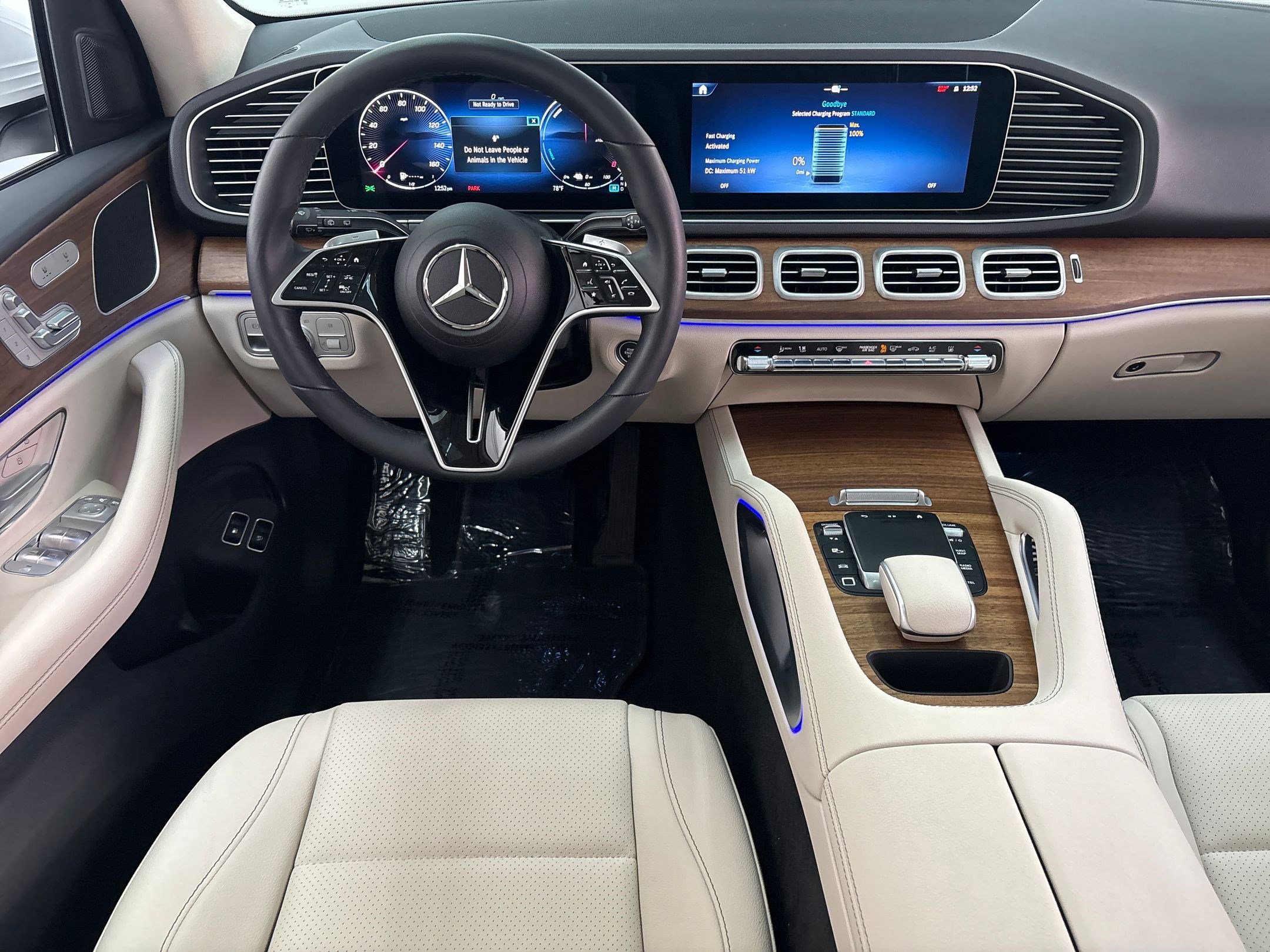 2025 Mercedes Benz GLE 450e 4MATIC photo 2
