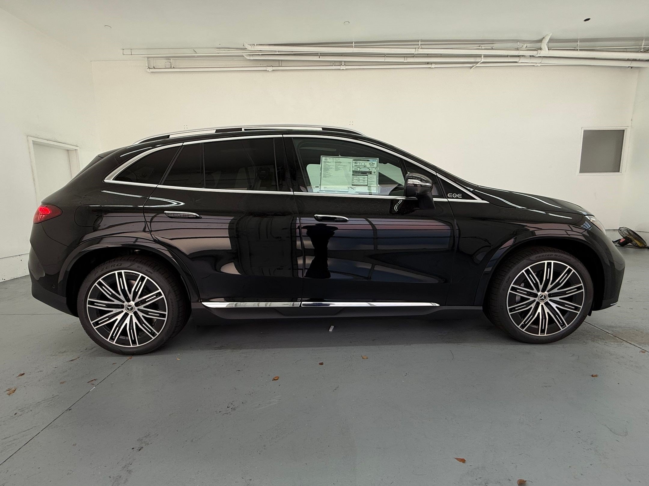 EQE 320+ SUV SUV