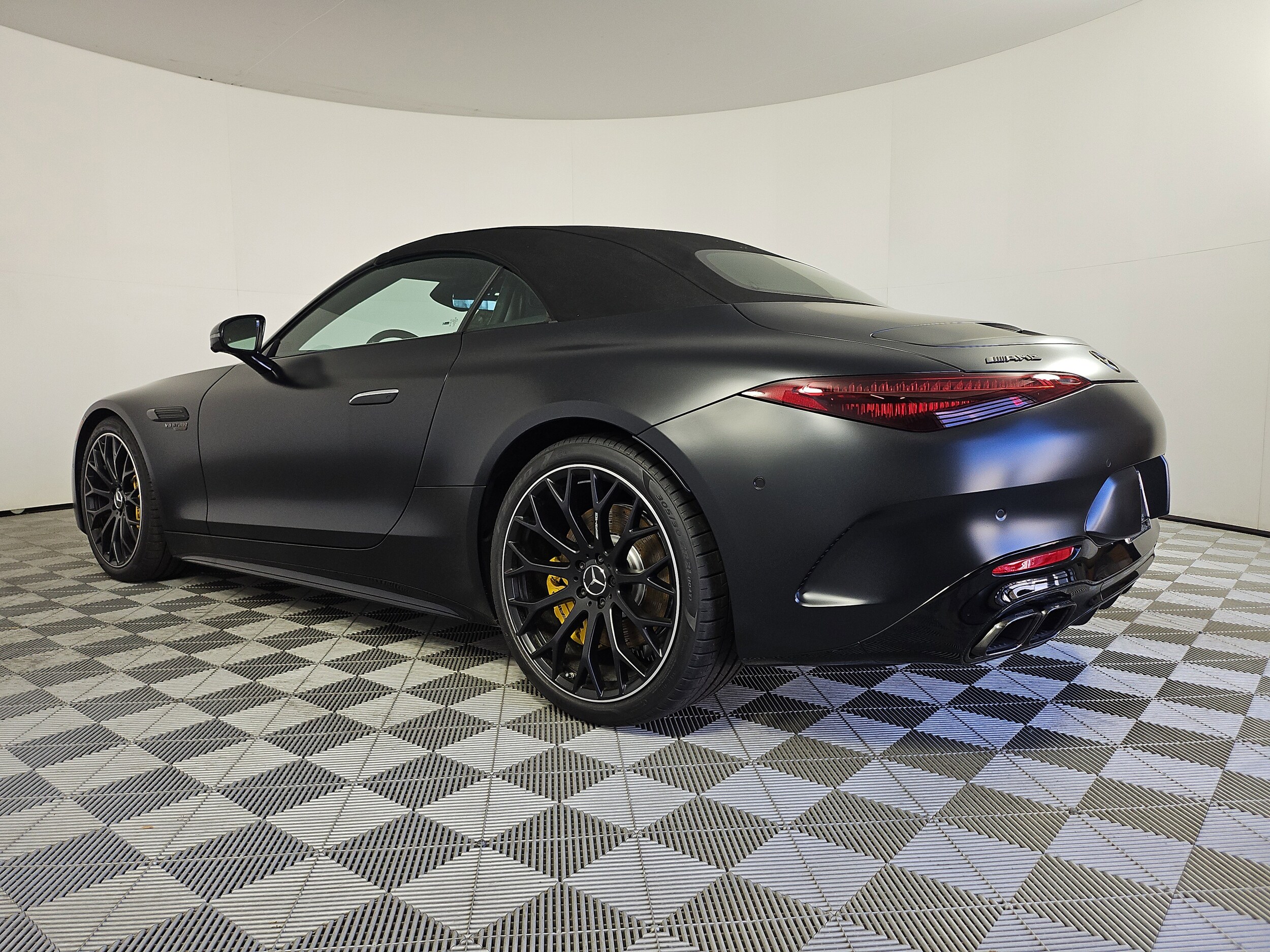 2025 Mercedes Benz SL AMG 55 photo 4