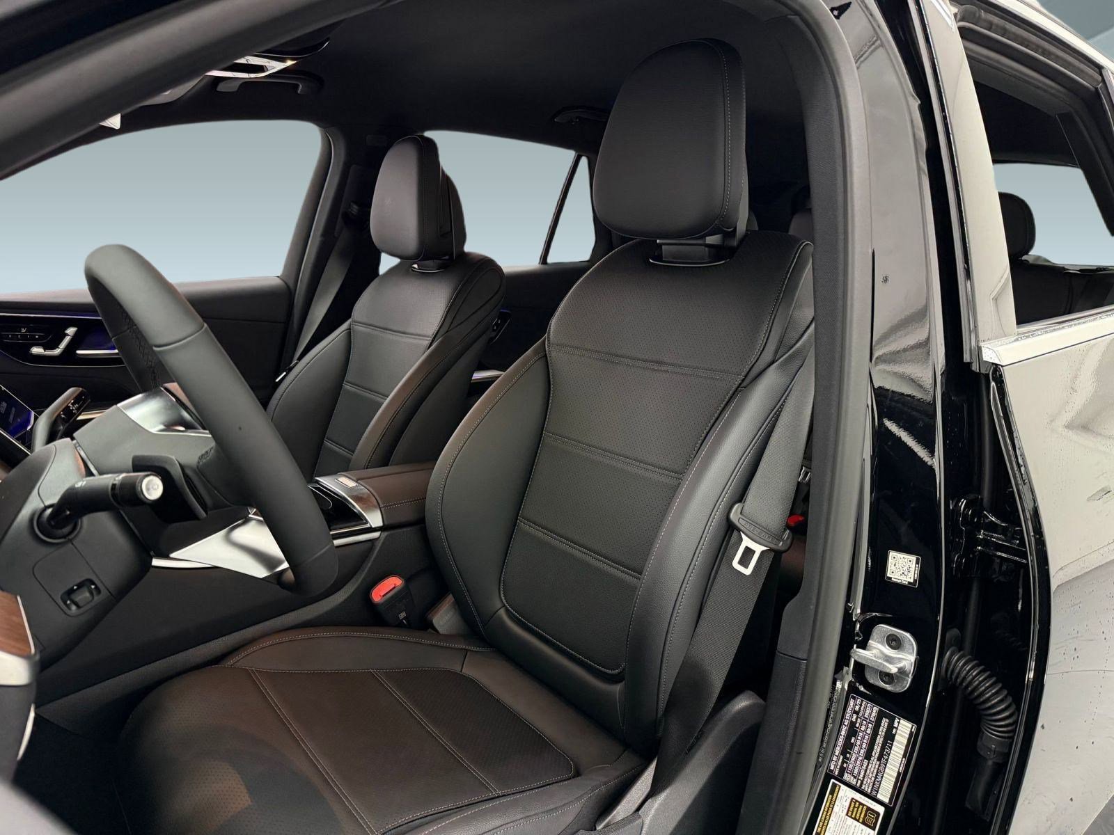 2026 Mercedes Benz GLC 300 photo 3