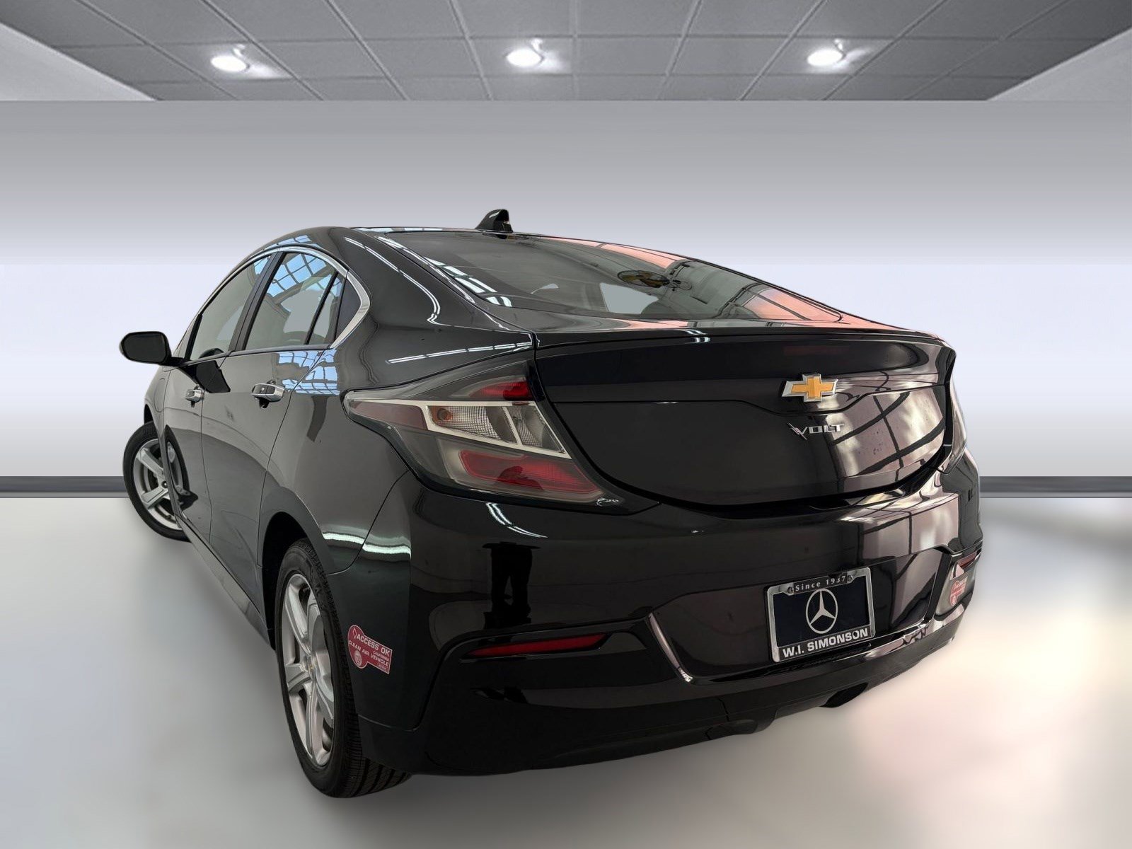 2017 Chevrolet Volt LT photo 3