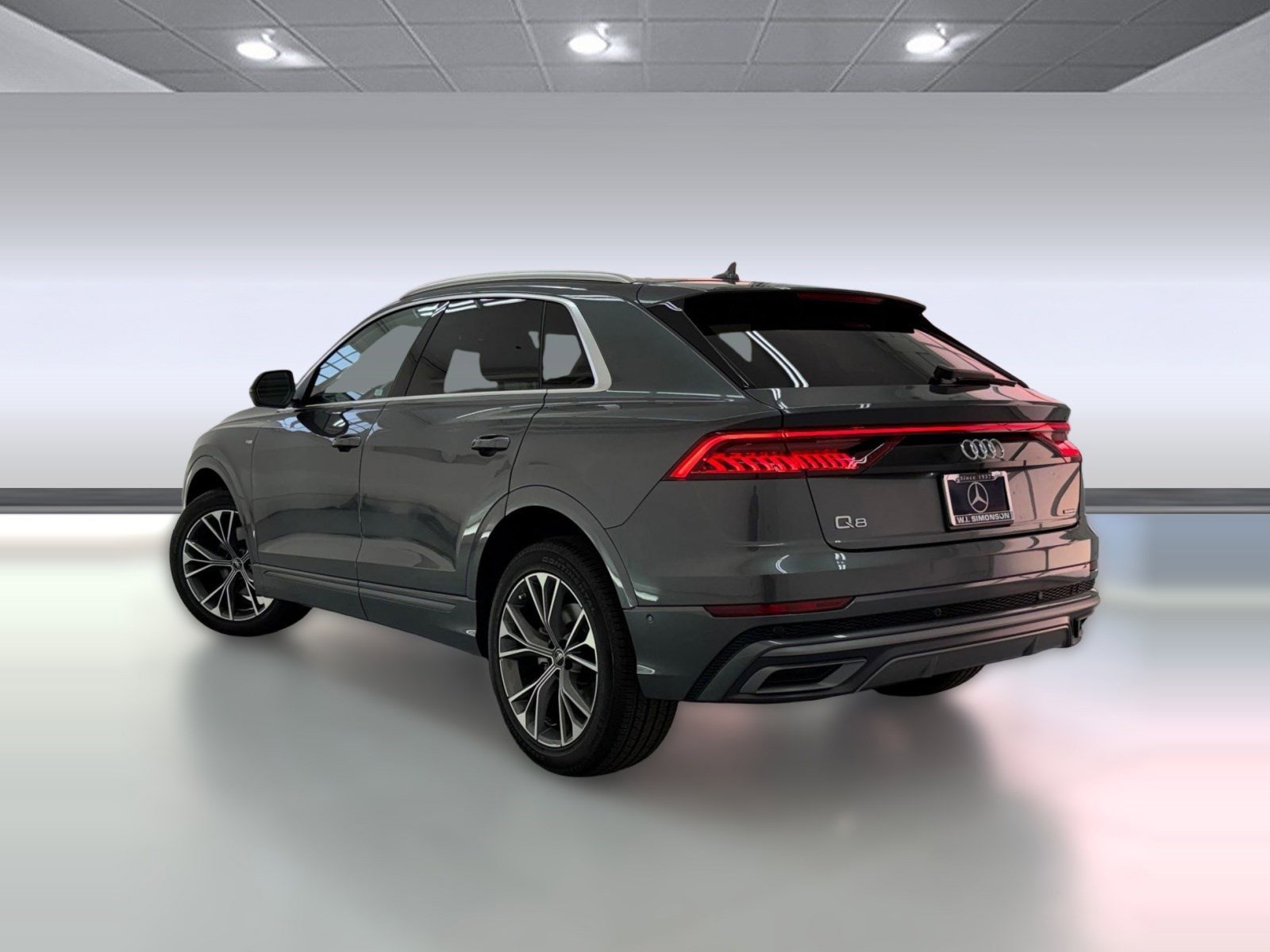 2022 Audi Q8 Premium Plus photo 2