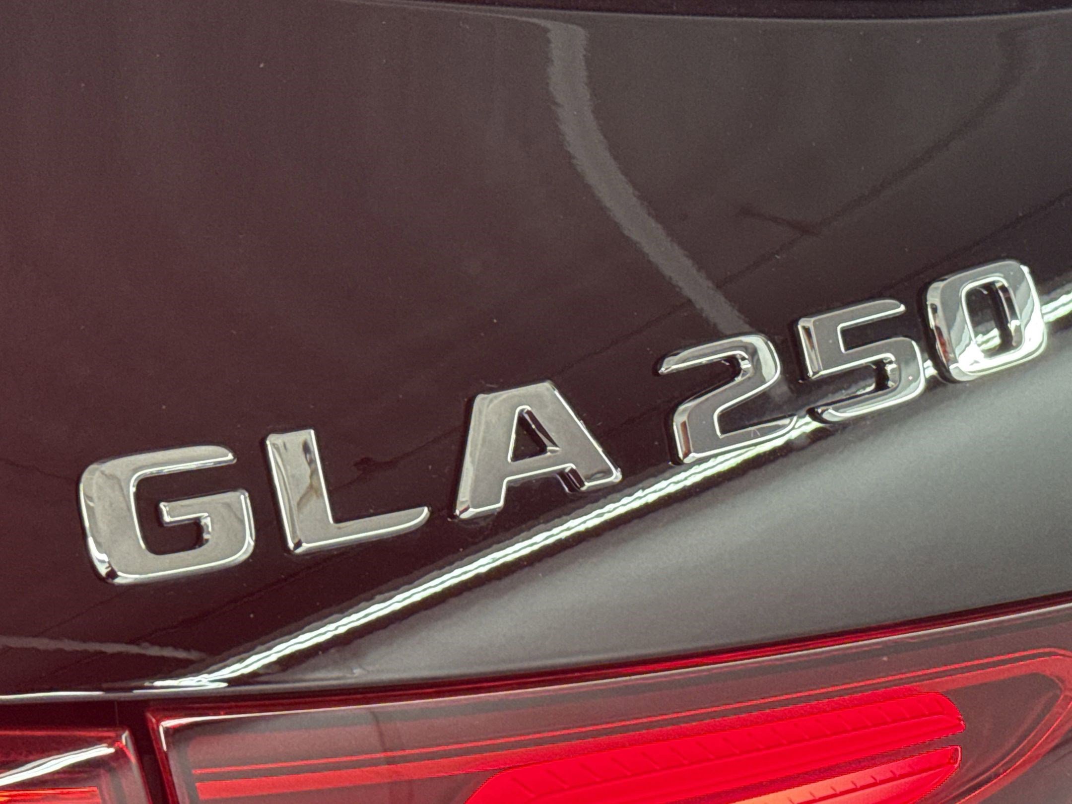 2025 Mercedes Benz GLA 250 photo 2