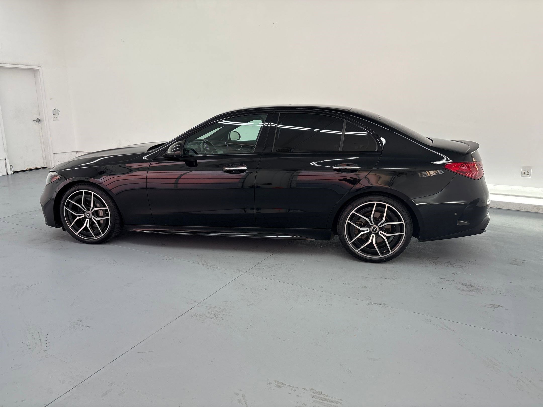 2022 Mercedes Benz C 300 Sedan photo 2