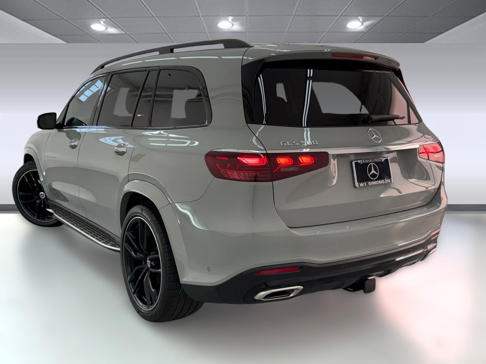 2024 Mercedes Benz GLS 580 photo 3