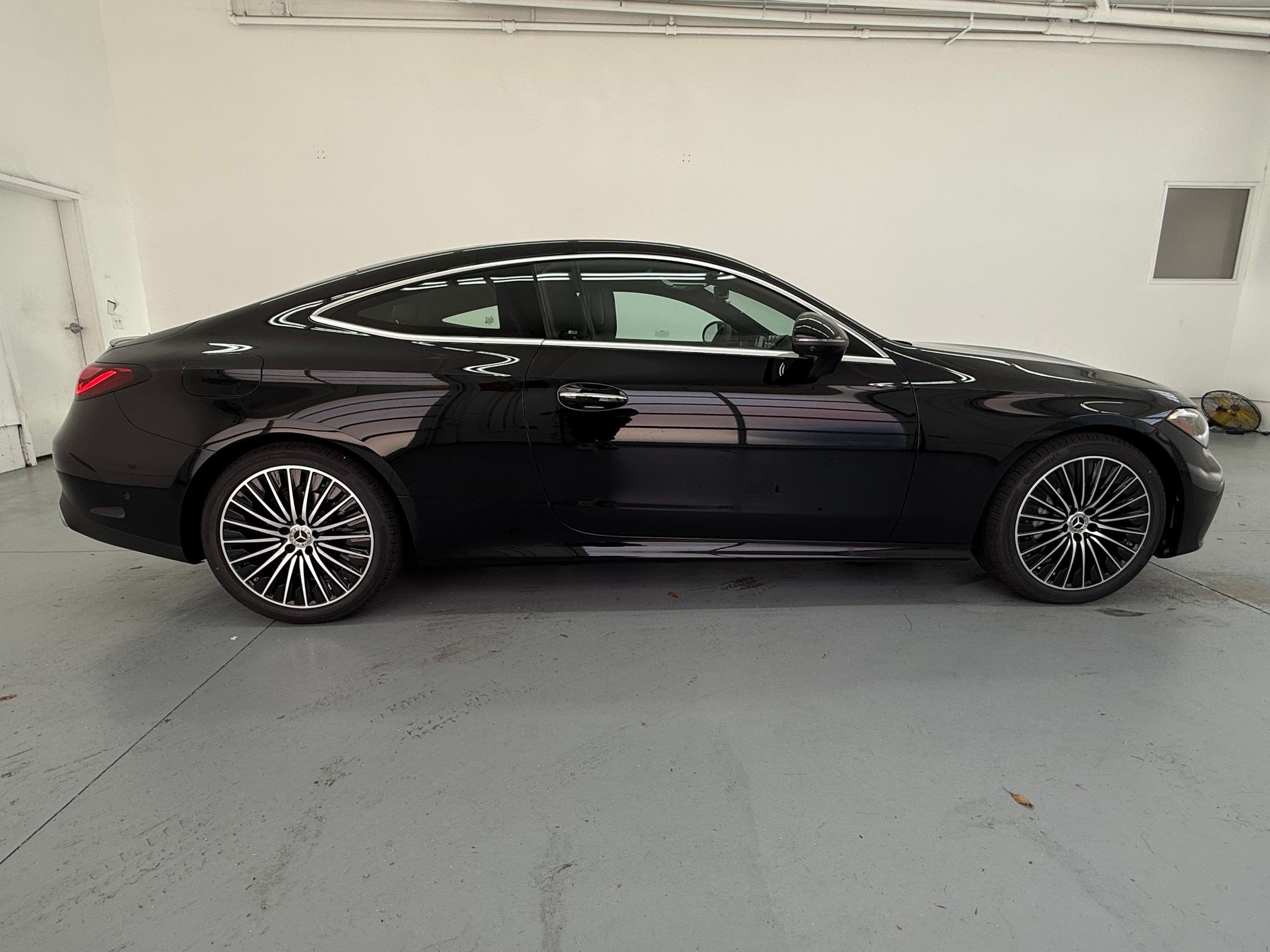 CLE 300 Base Coupe