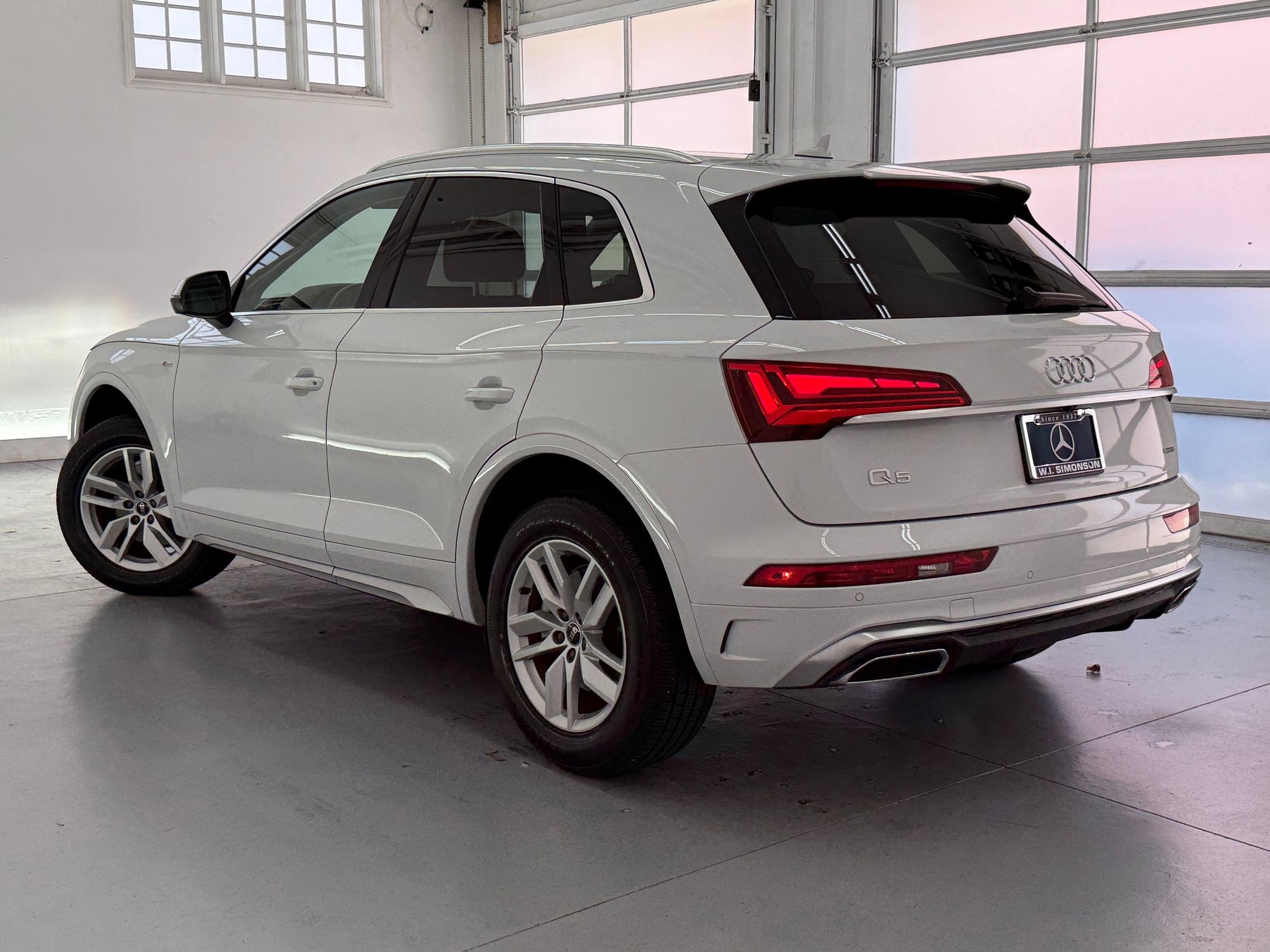 2022 Audi Q5 S line Premium photo 2