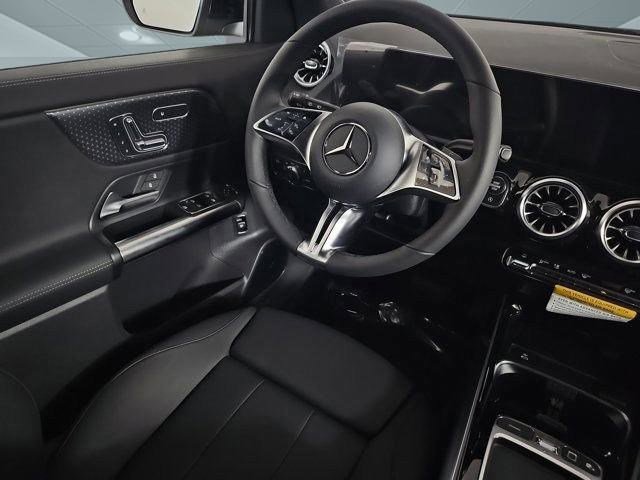 2025 Mercedes Benz GLA 250 4MATIC photo 3