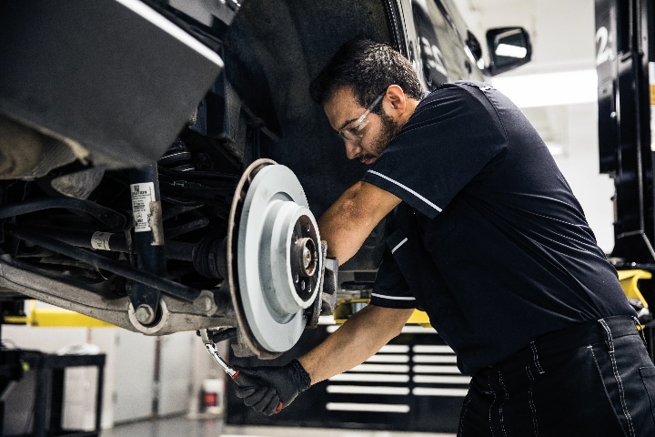 MercedesBenz-Service-04 (1)-720x480.jpg