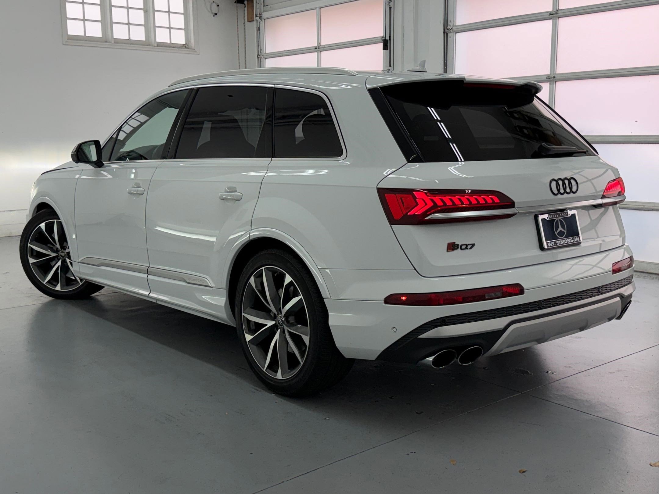 2023 Audi SQ7 Prestige photo 3