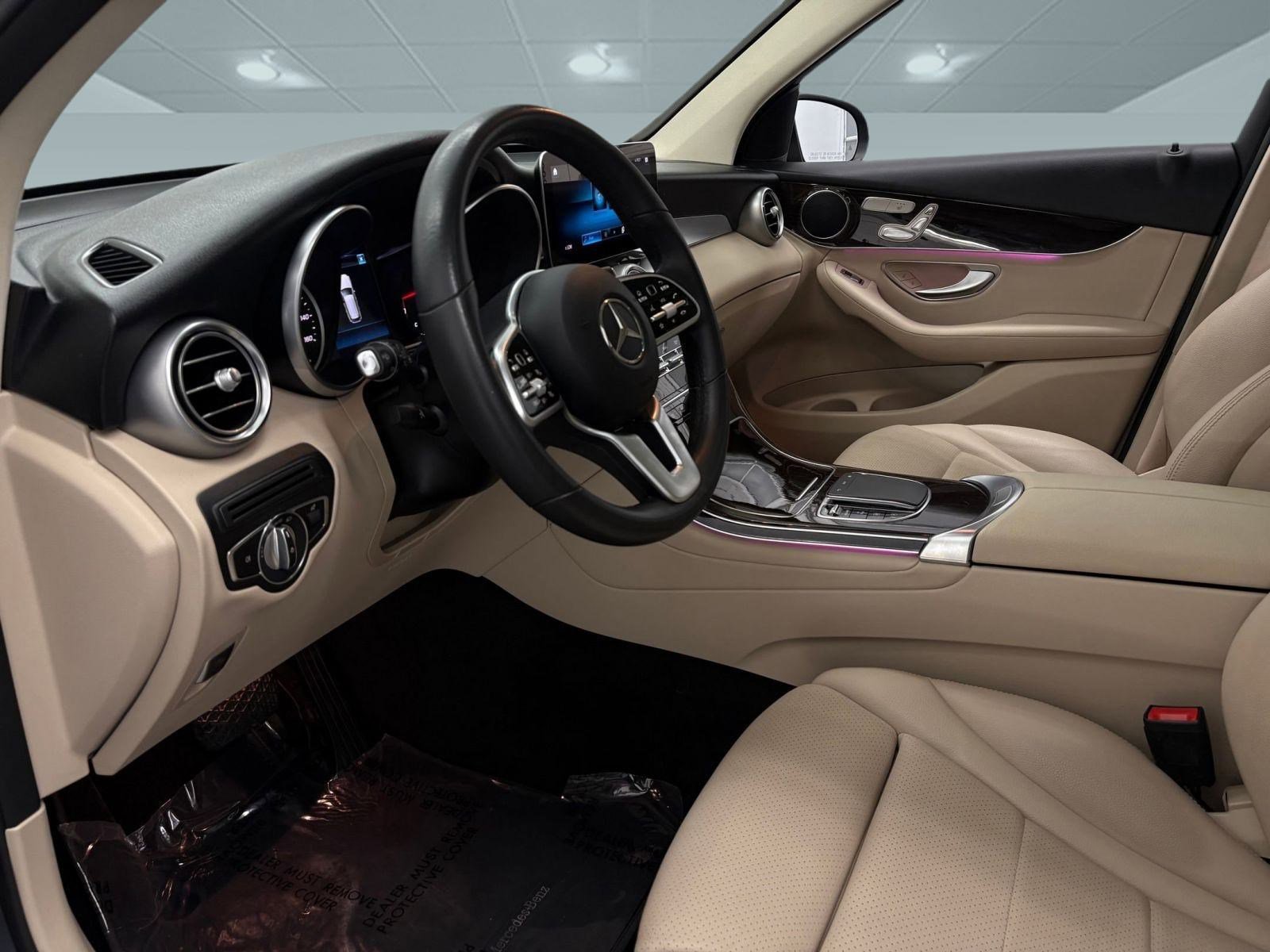 2022 Mercedes Benz GLC 300 photo 4