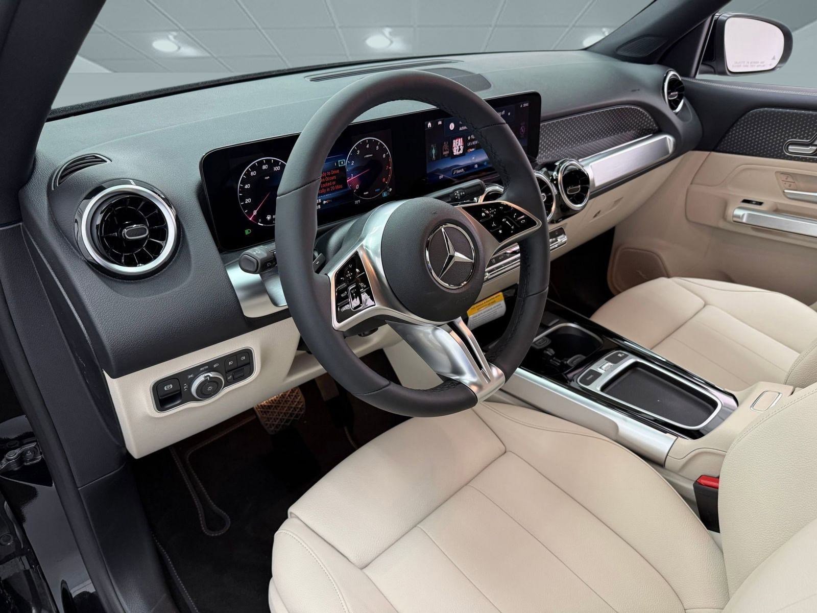 2026 Mercedes Benz GLB 250 photo 3