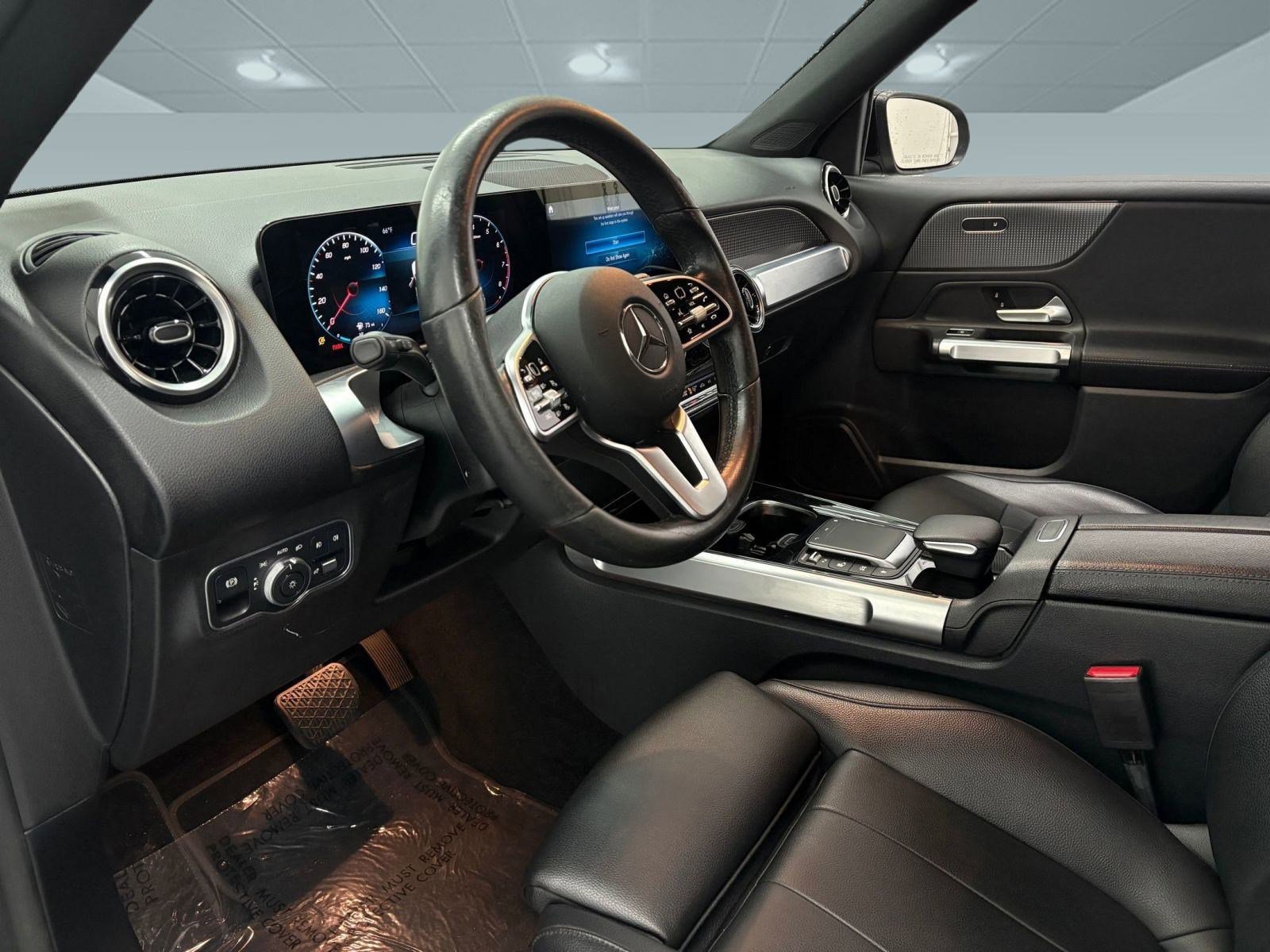 2022 Mercedes Benz GLB 250 photo 3