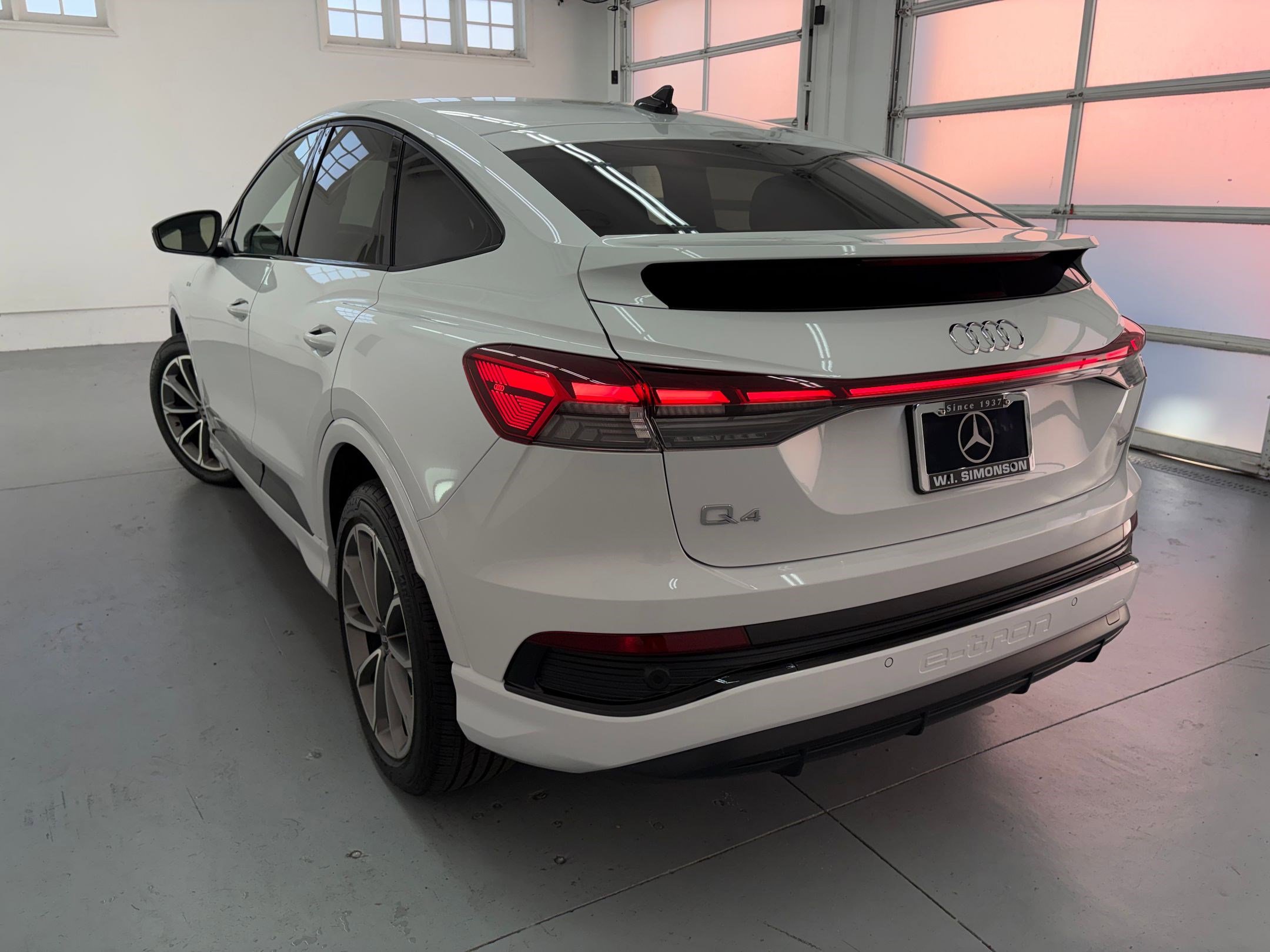 2022 Audi Q4 E-tron Sportback Premium Plus photo 3