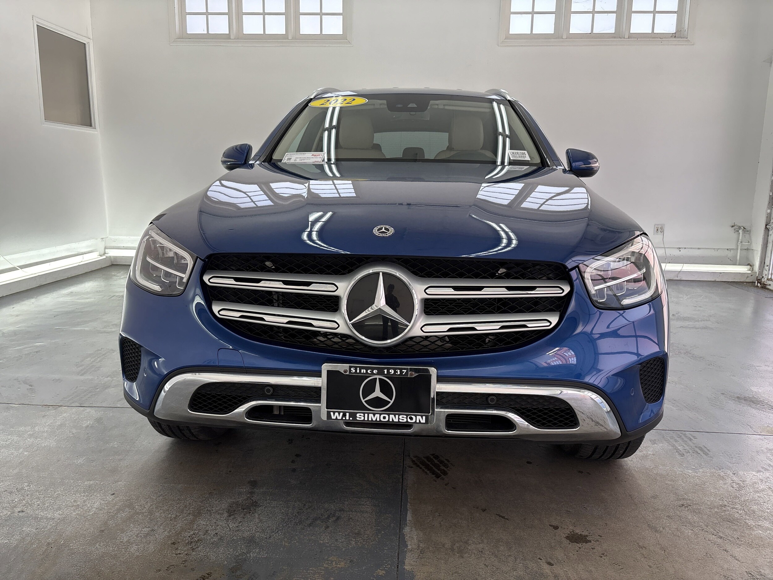 2022 Mercedes Benz GLC 300 photo 2