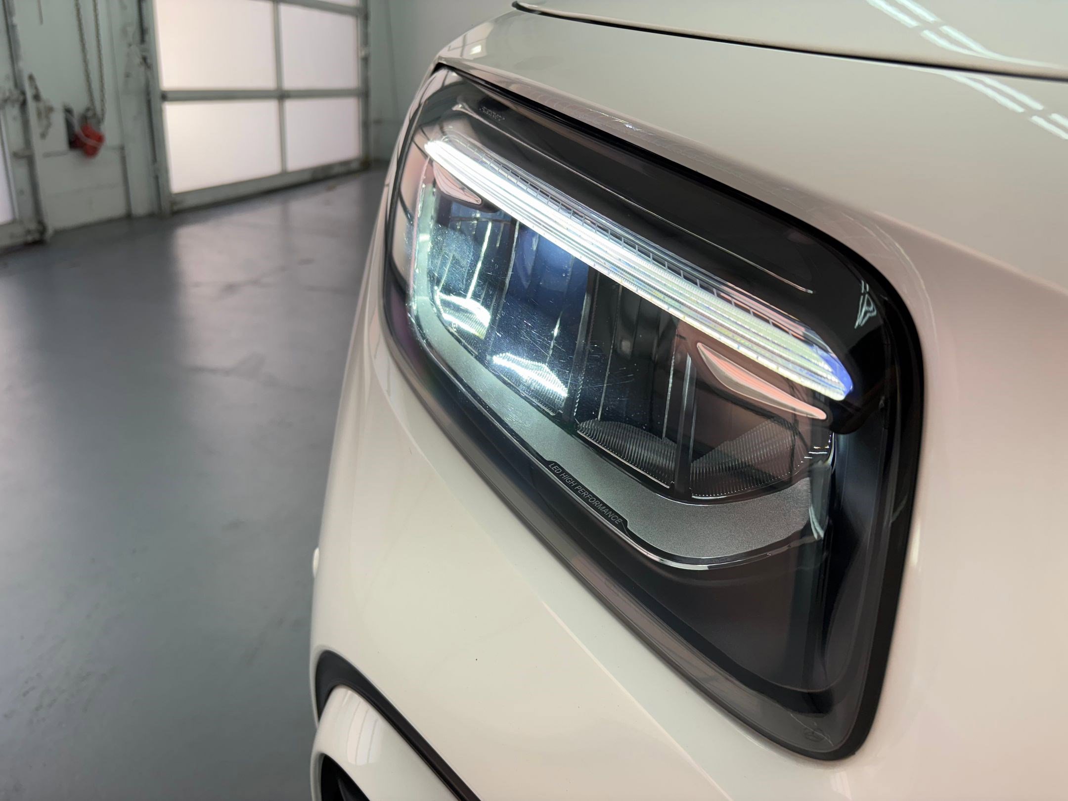 2025 Mercedes Benz GLB 250 photo 3