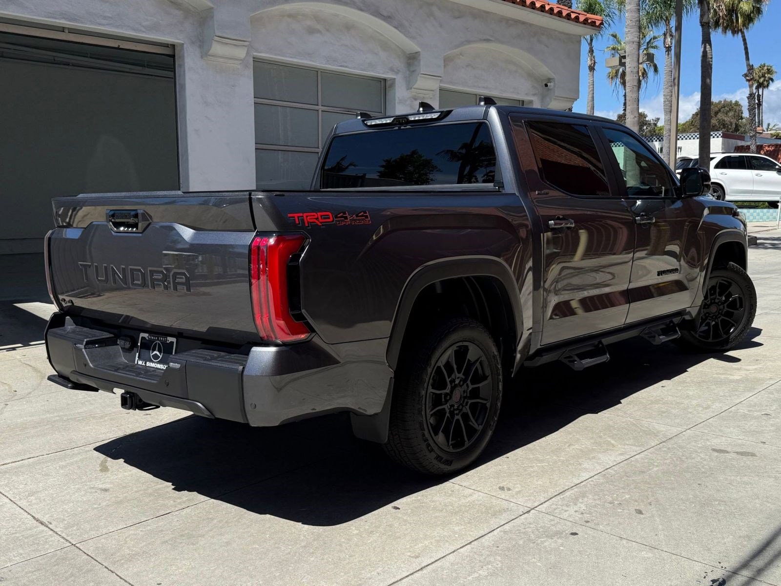2025 Toyota Tundra Limited photo 3