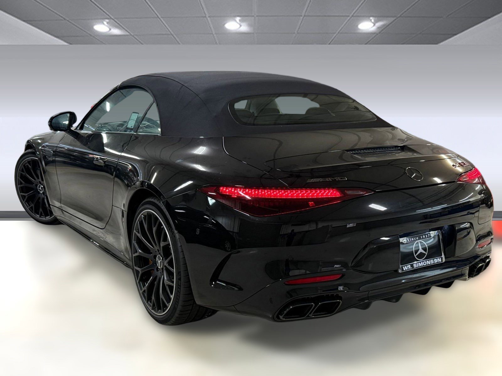 2026 Mercedes Benz SL 63 AMG photo 2