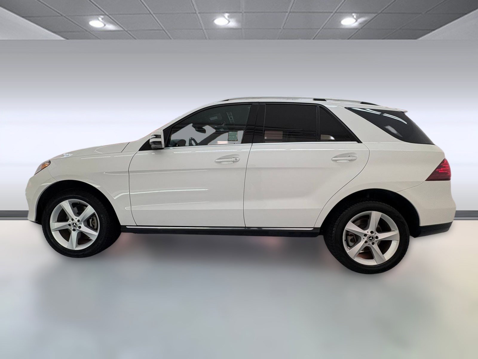 2019 Mercedes Benz GLE 400 photo 2