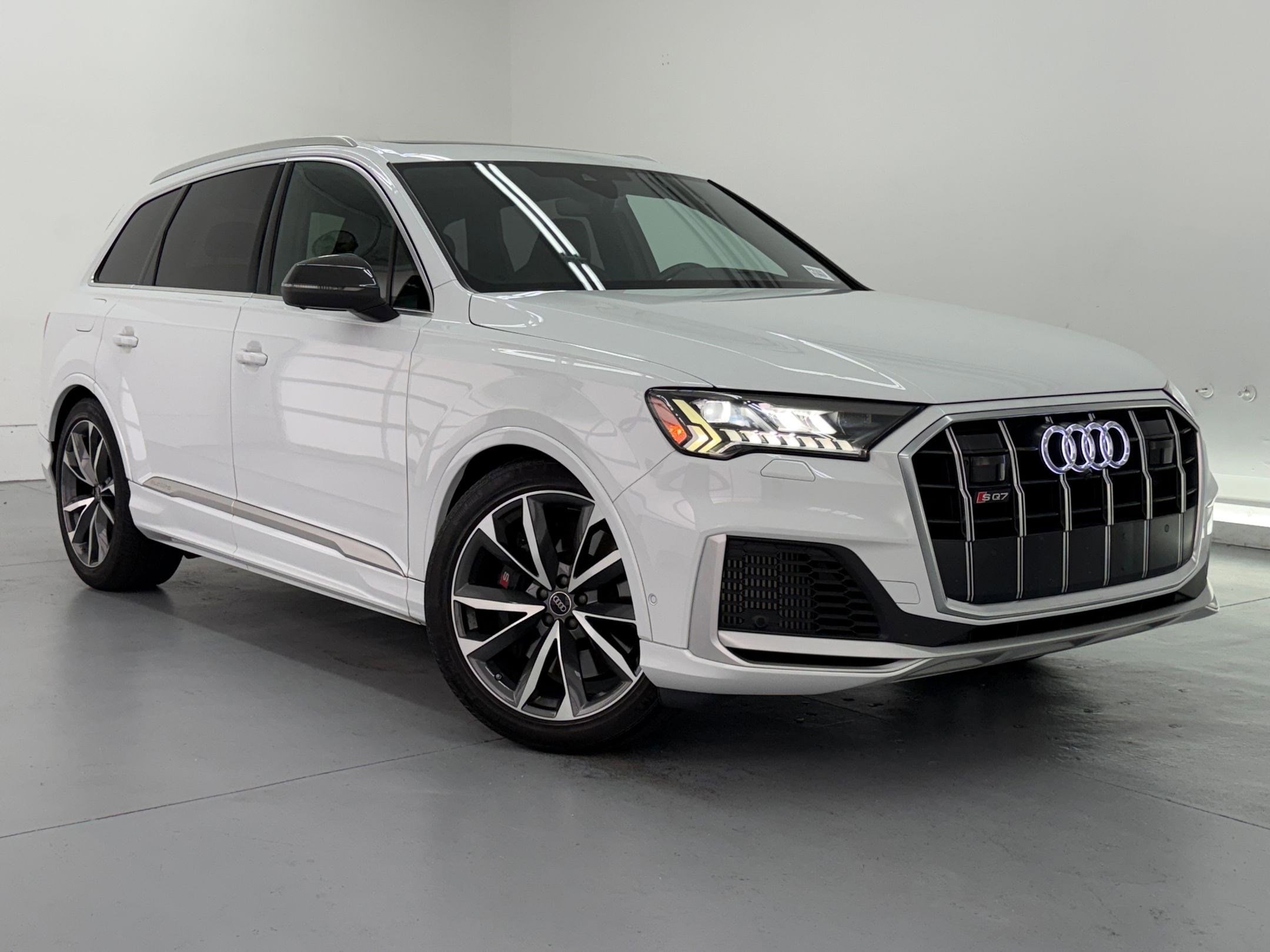 2023 Audi SQ7 Prestige photo 6