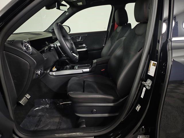 2025 Mercedes Benz GLB AMG 35 4MATIC photo 3