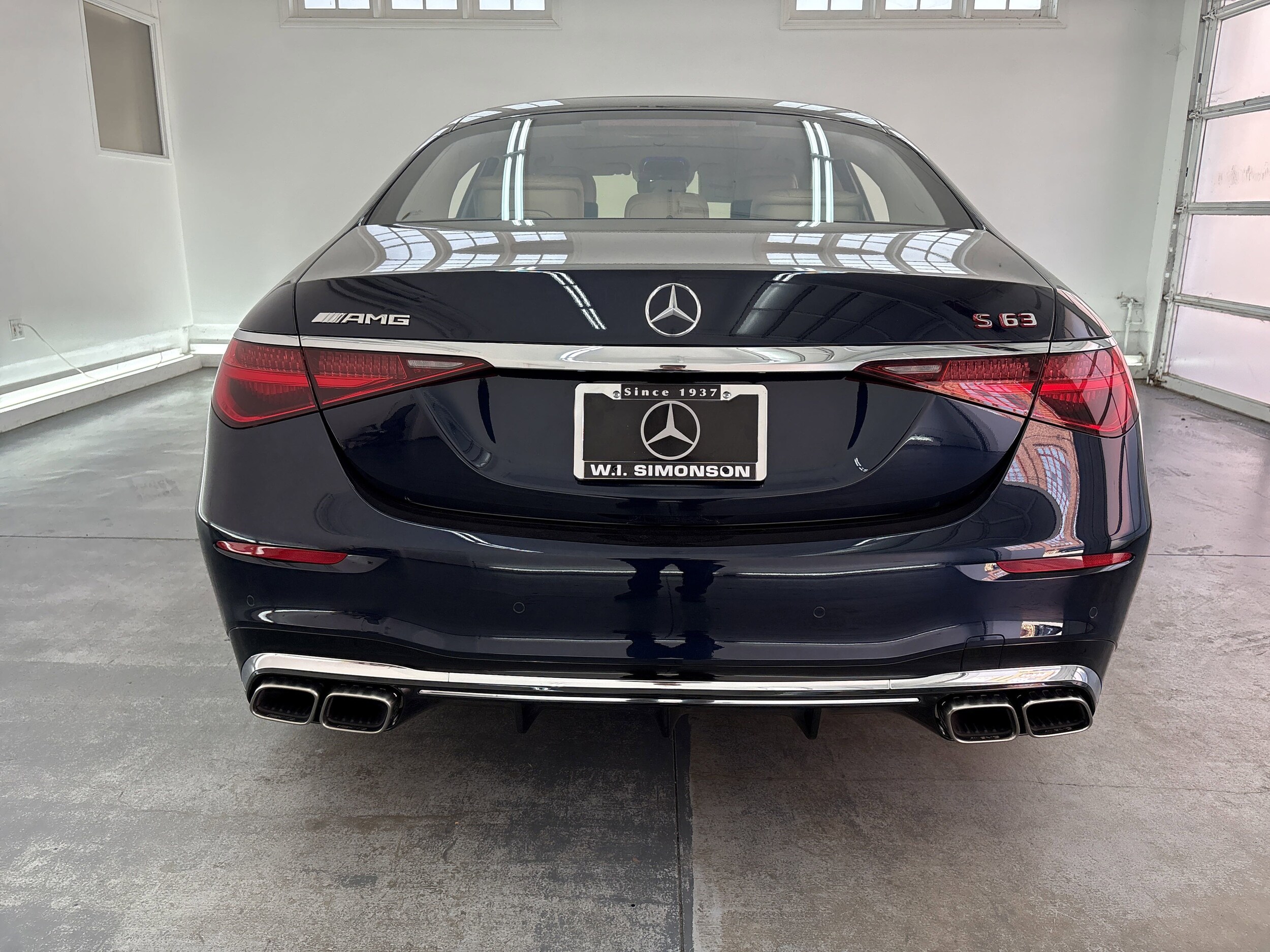 2025 Mercedes Benz S AMG 63 photo 3