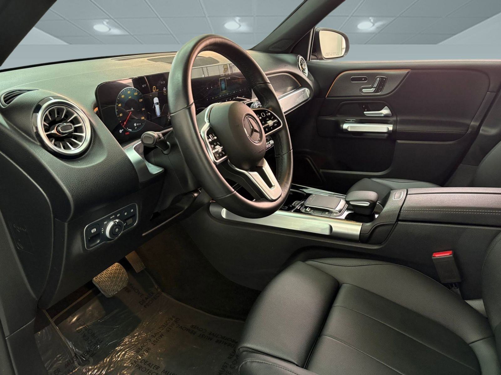 2023 Mercedes Benz GLB 250 photo 3