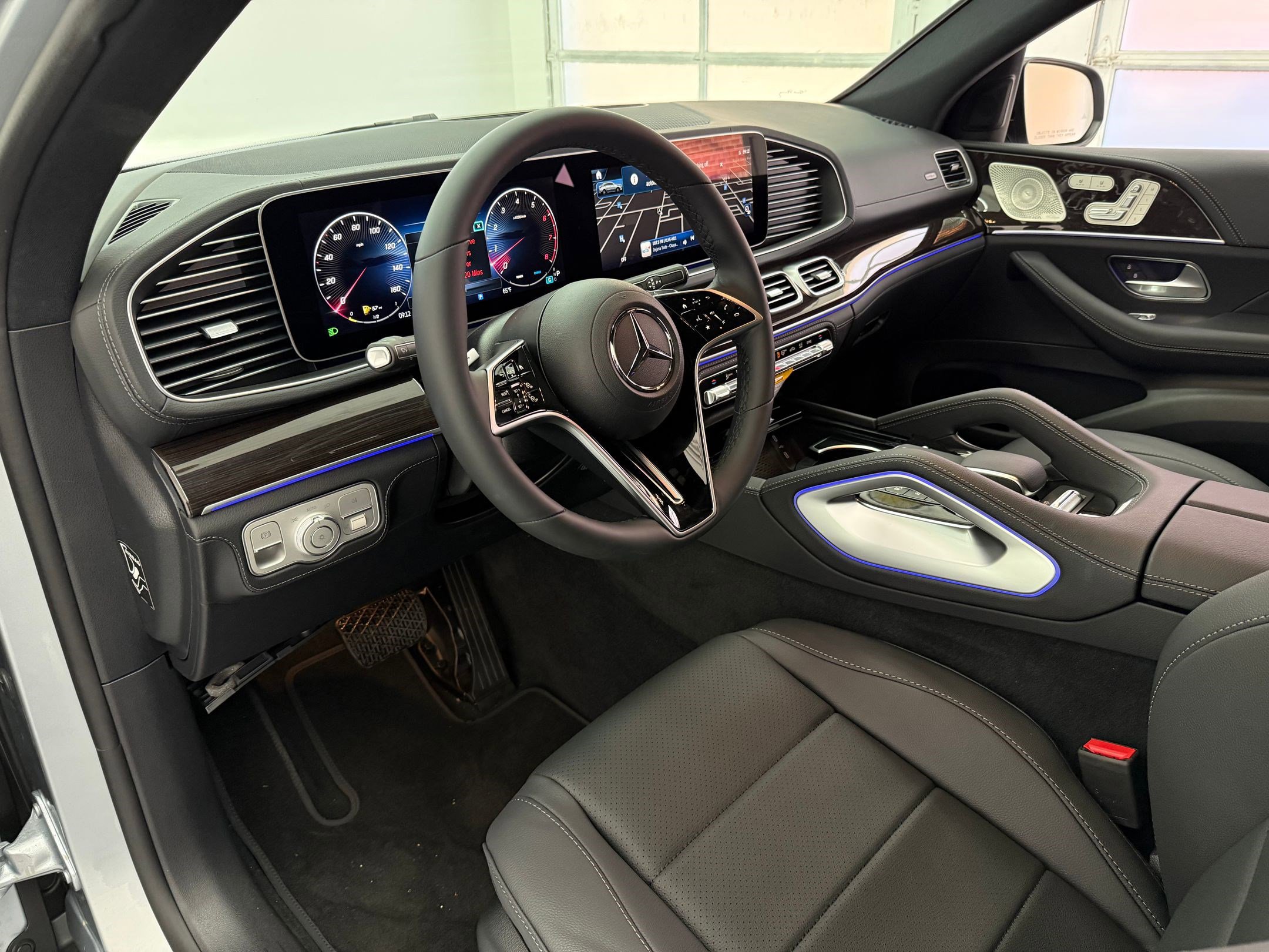 2026 Mercedes Benz GLE 450 4MATIC photo 3