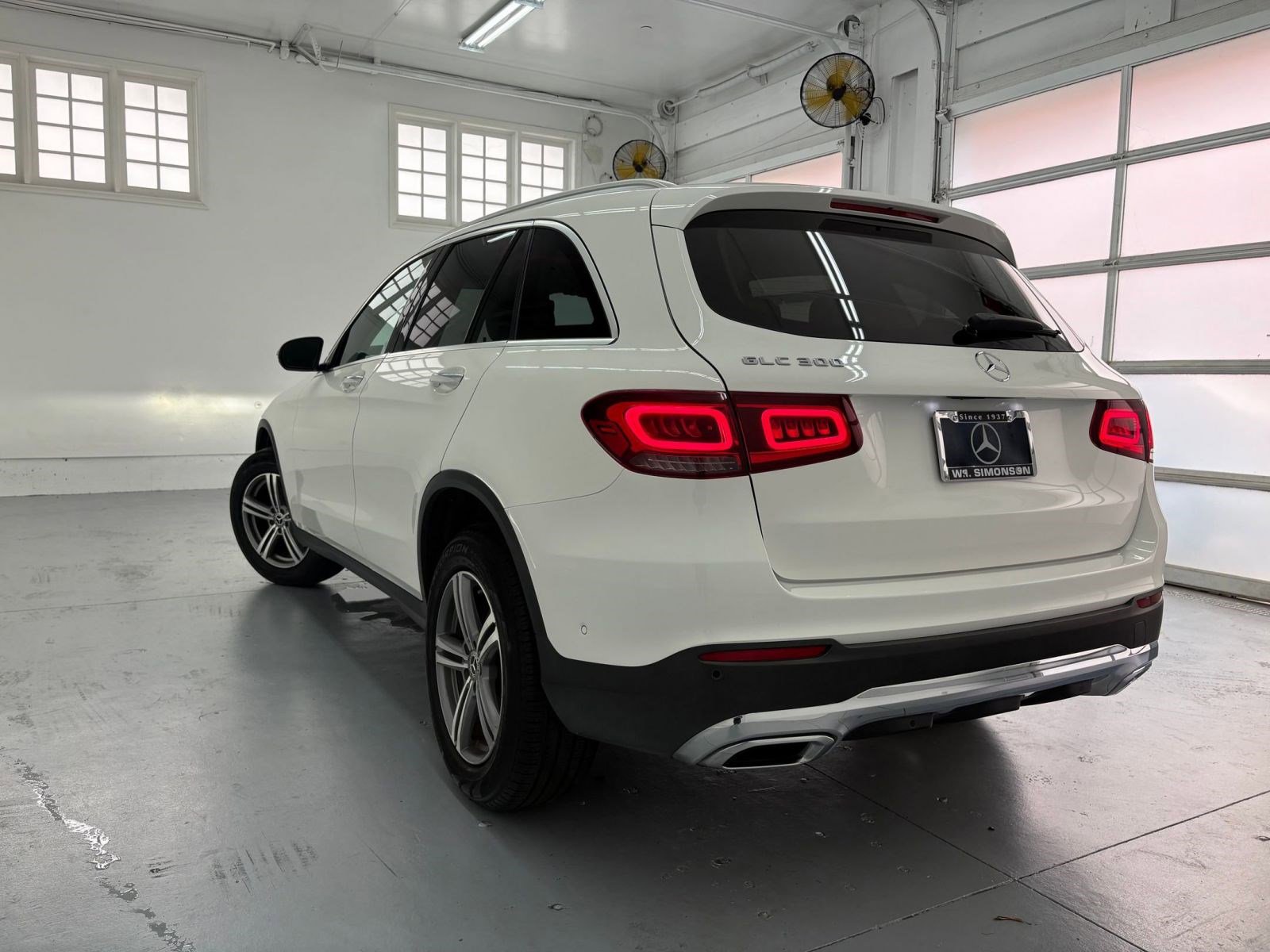 2022 Mercedes Benz GLC 300 photo 3