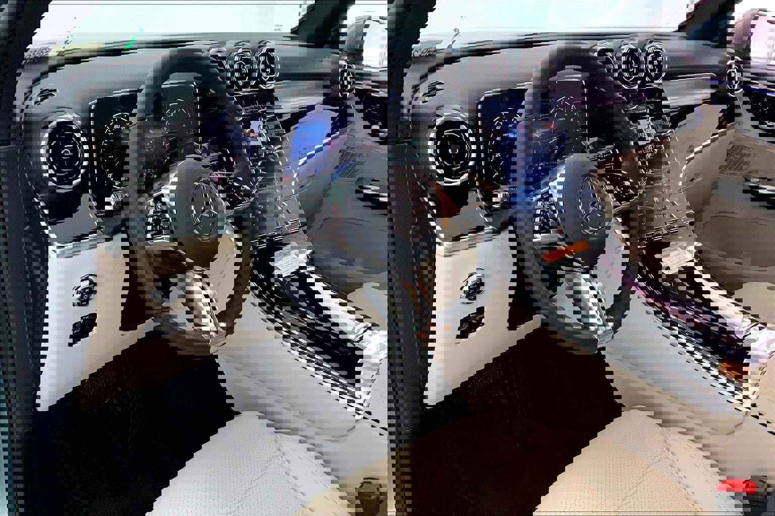 2025 Mercedes Benz GLC 300 photo 4