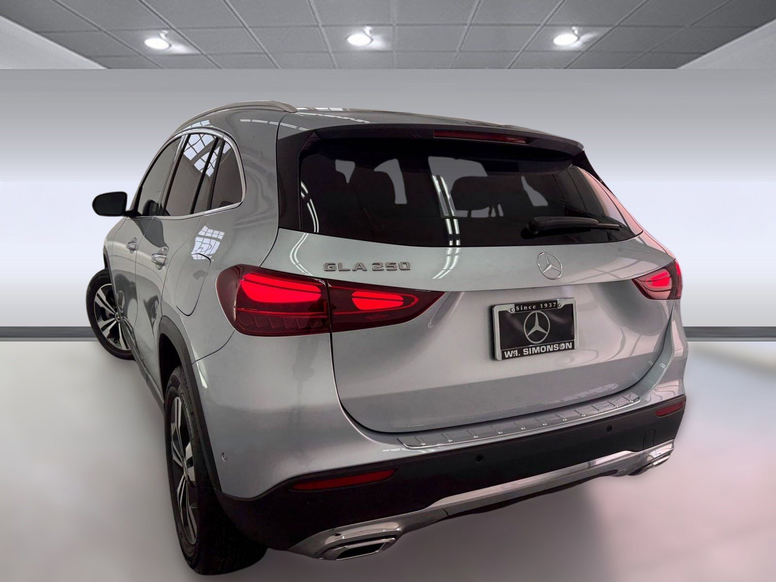 2025 Mercedes Benz GLA 250 photo 3