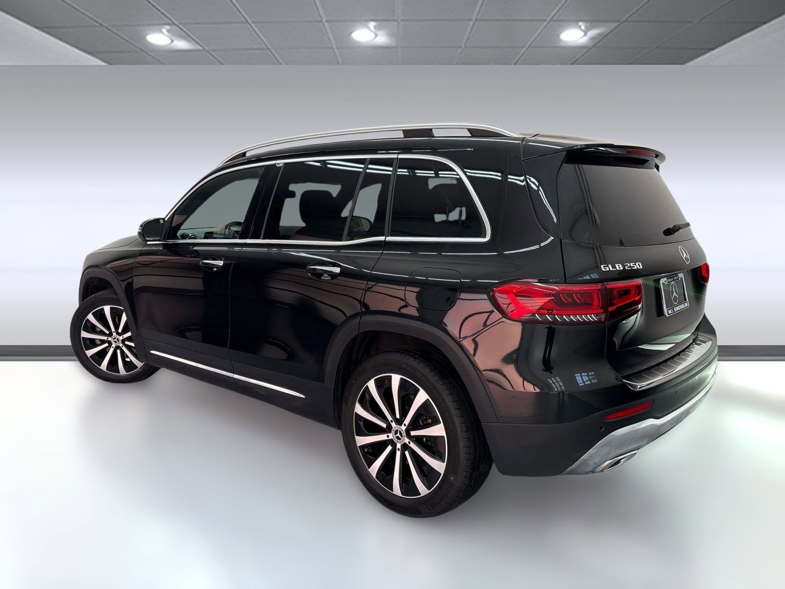 2022 Mercedes Benz GLB 250 photo 3