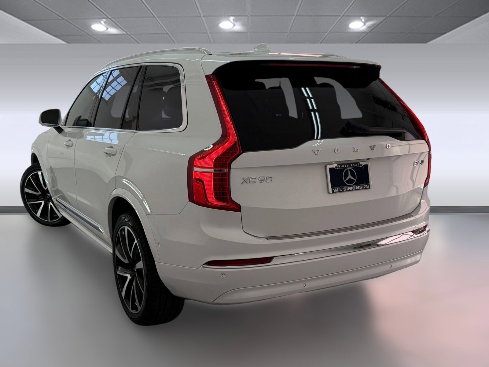 2023 Volvo XC90 Plus photo 3