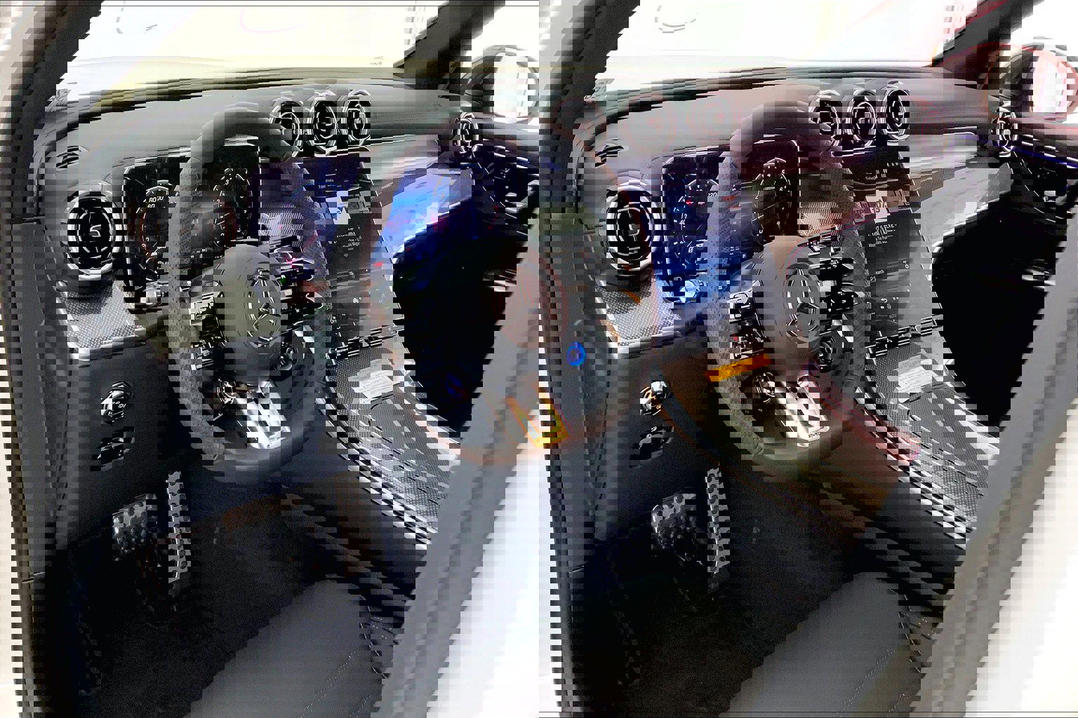 2025 Mercedes Benz GLC AMG 43 photo 4