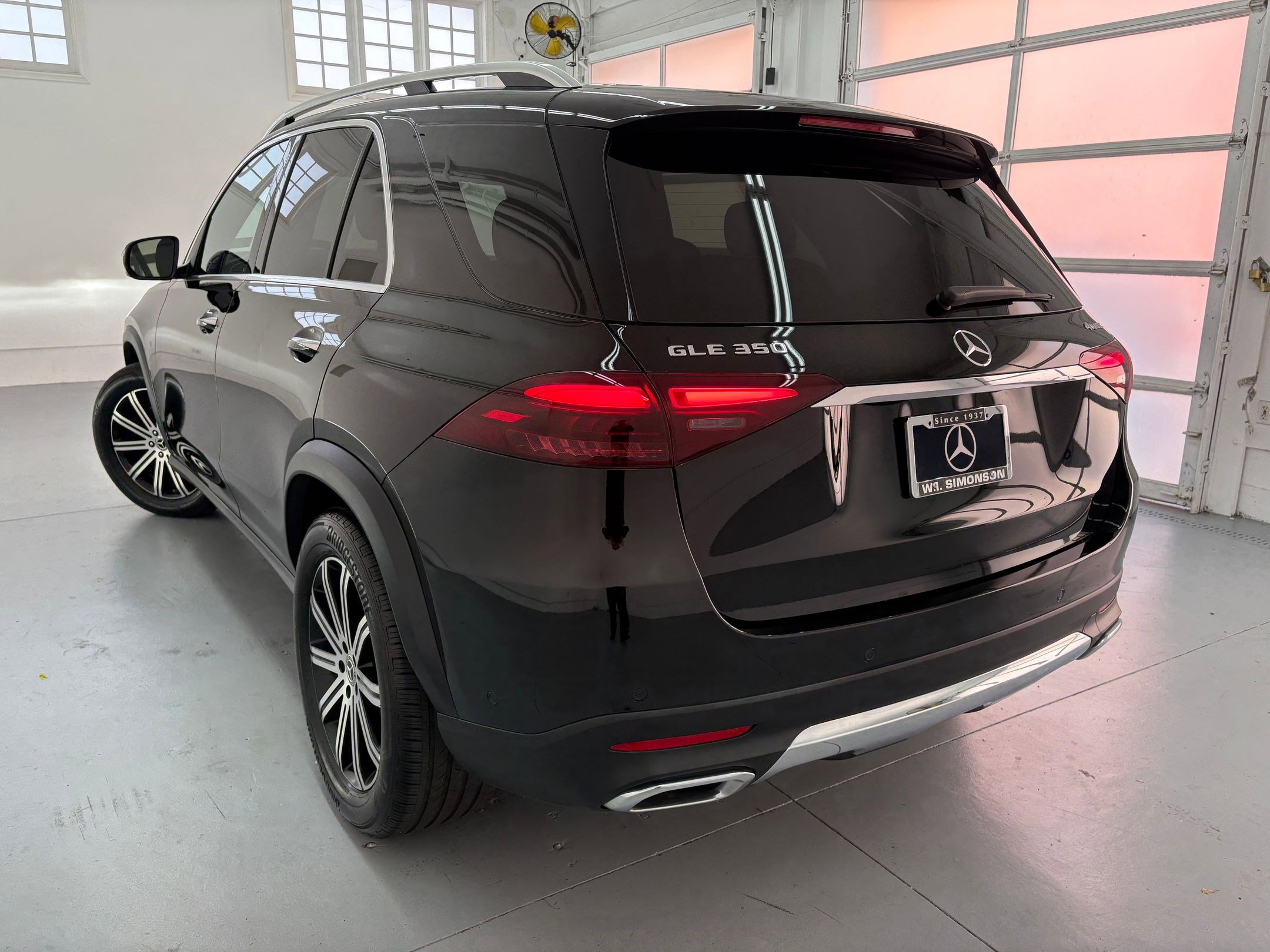 2024 Mercedes Benz GLE 350 photo 2