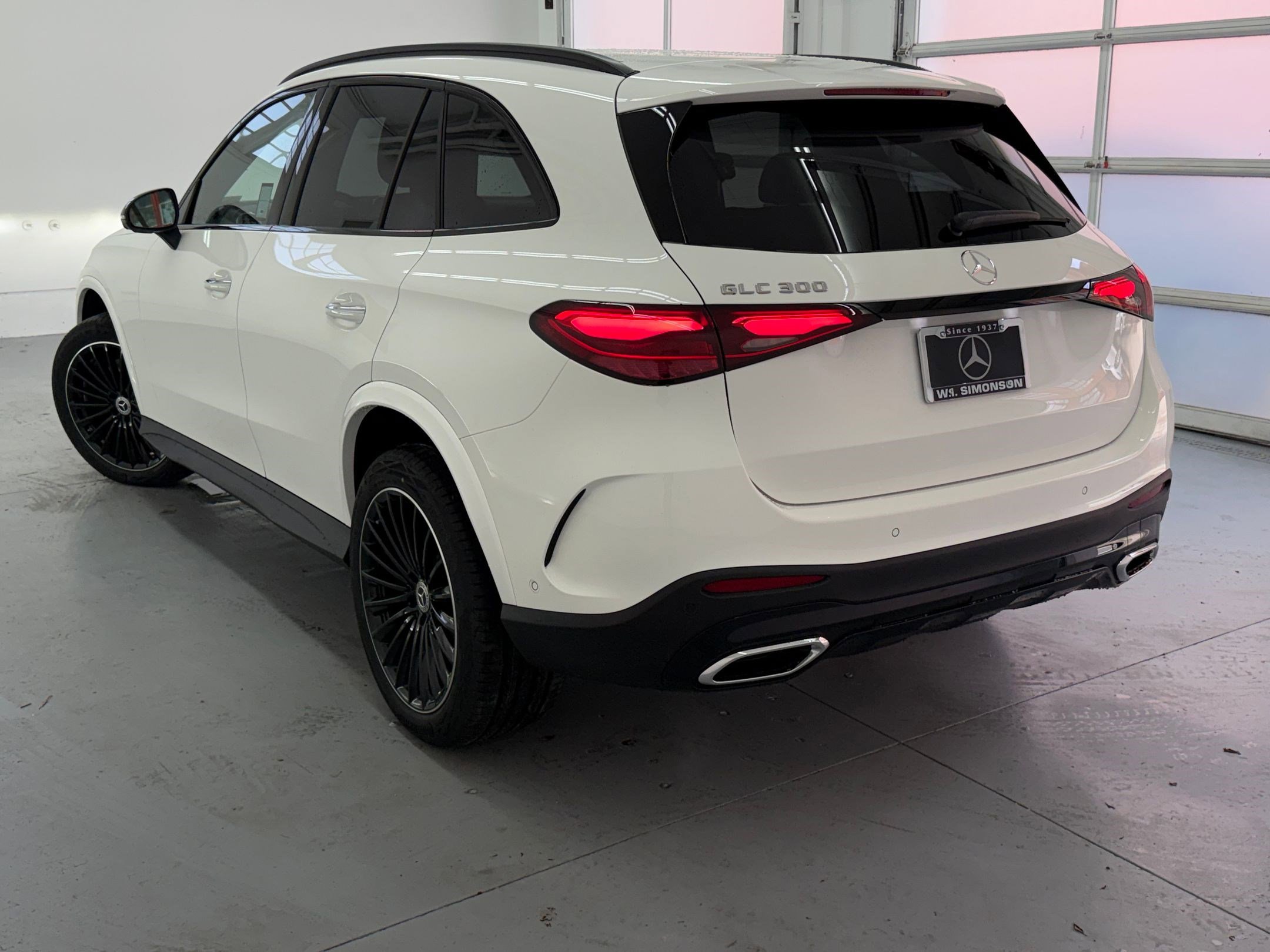 2026 Mercedes Benz GLC 300 photo 2