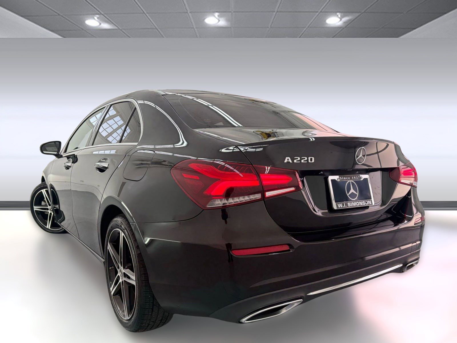 2021 Mercedes Benz A 220 photo 2